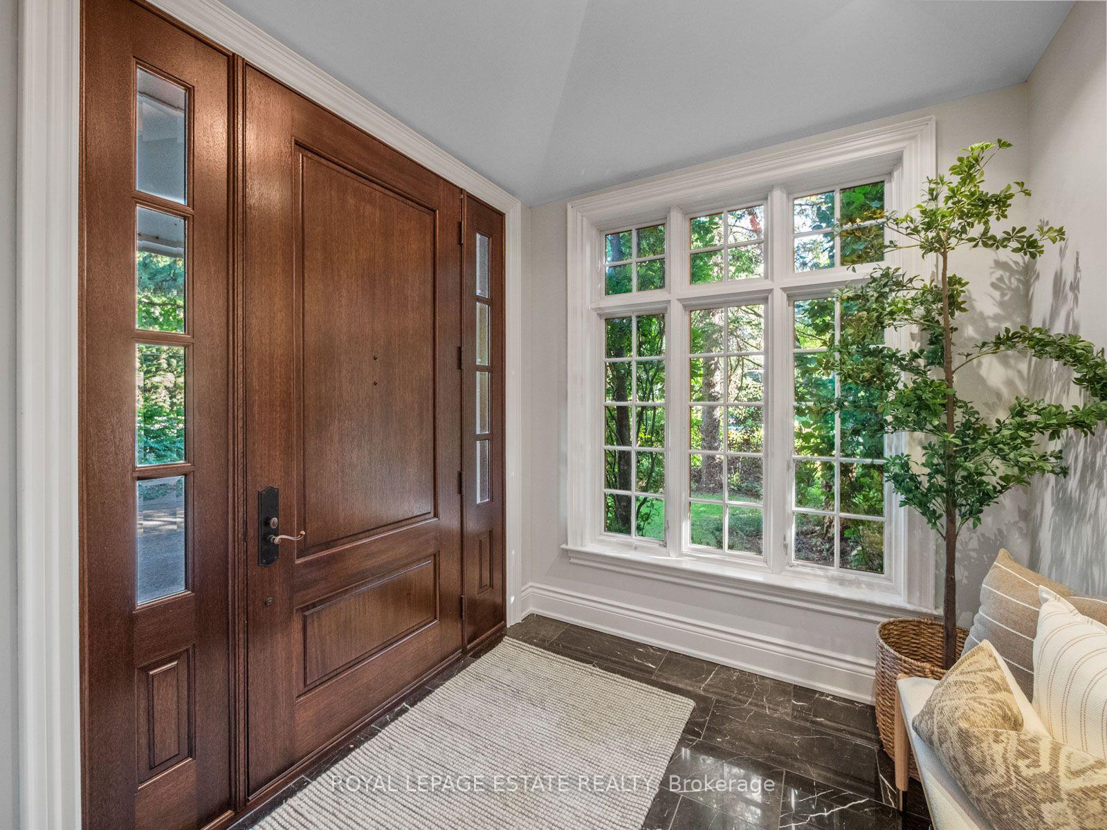 Photo 3 of 22 Hill Crescent, Scarborough, Scarborough Village — HOMEH