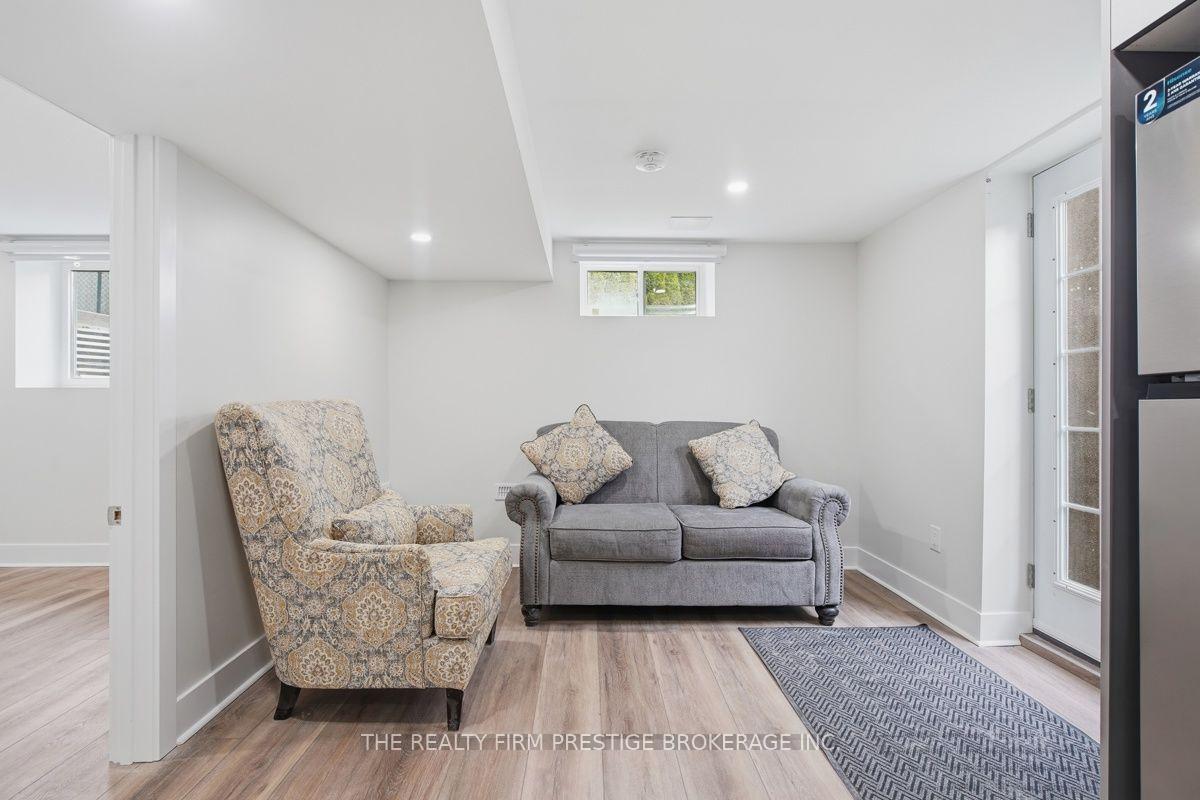 Photo 1 of 612 Fox Mill Place, London, South N — HOMEH