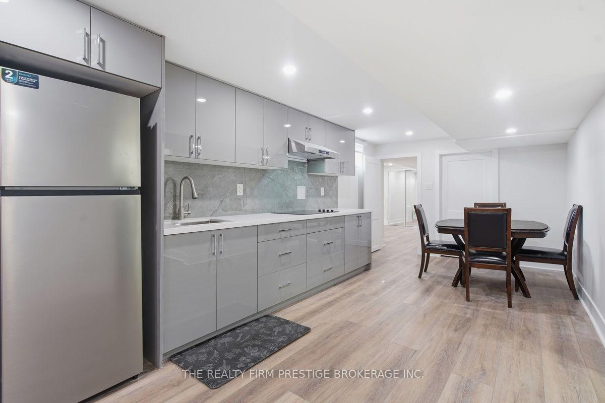 Photo 2 of 612 Fox Mill Place, London, South N — HOMEH