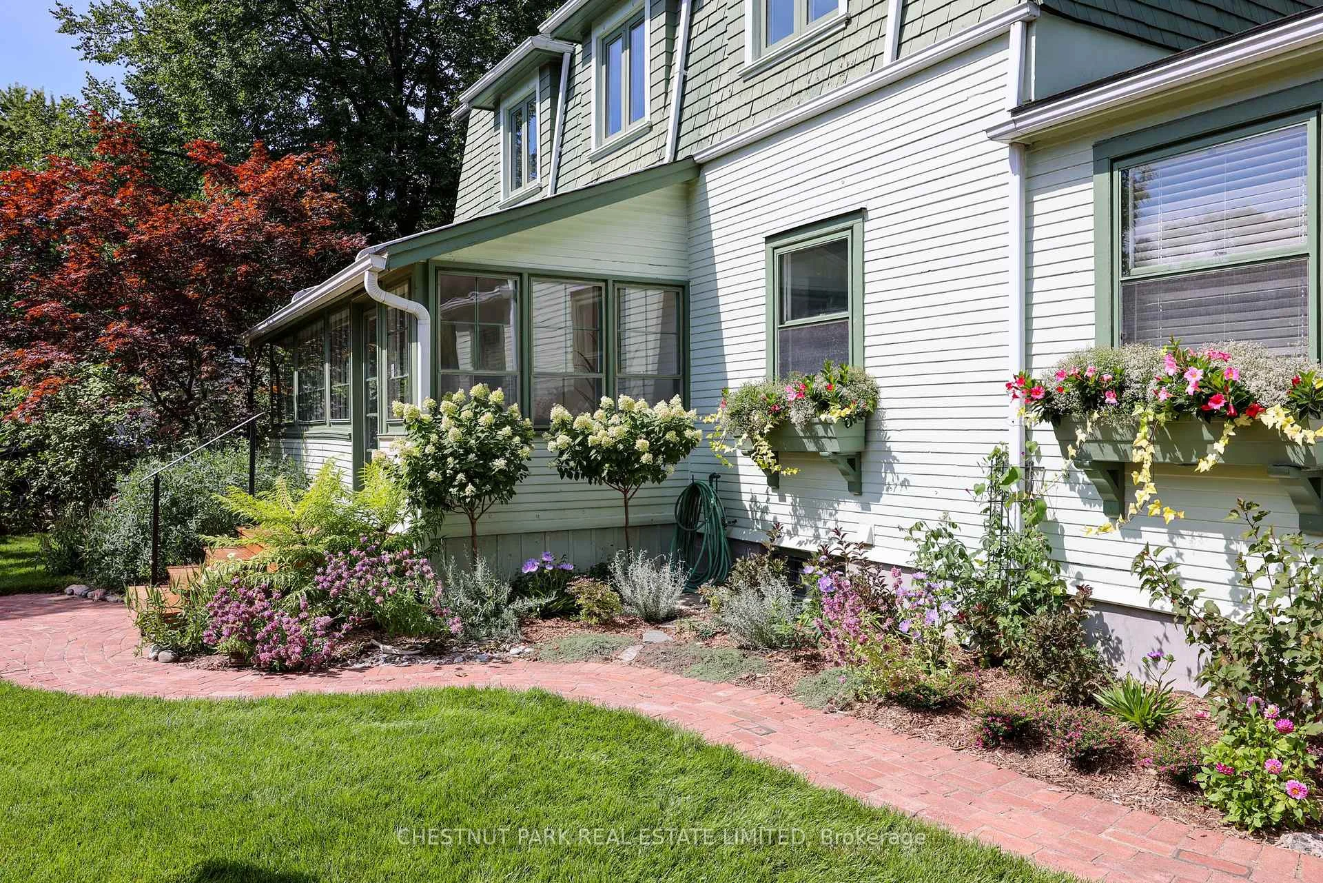 Photo 13 of 2 Springbank Avenue, Scarborough, Birchcliffe-Cliffside — HOMEH