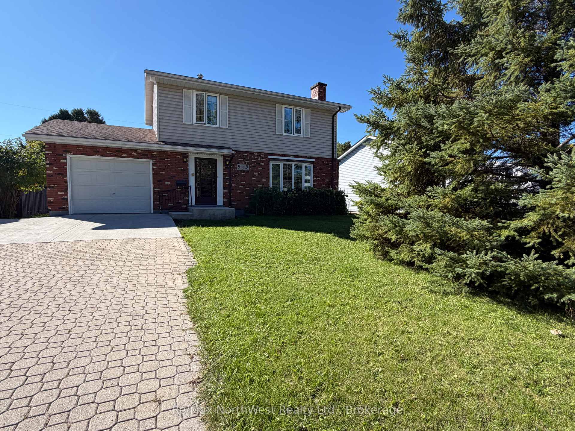 Front of 913 Banta Boulevard