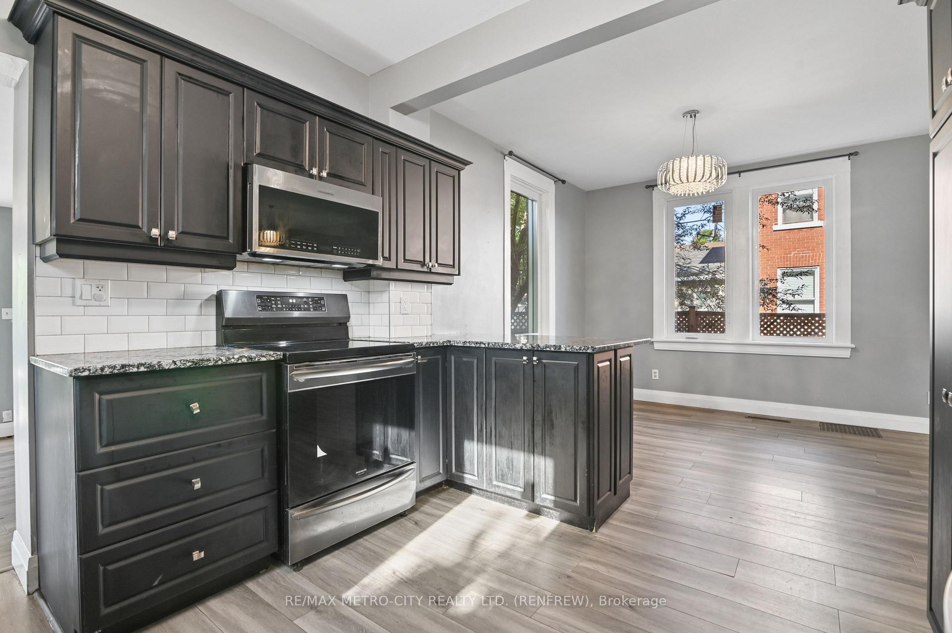 Photo 19 of 450 Barr Street, Renfrew, Renfrew — HOMEH