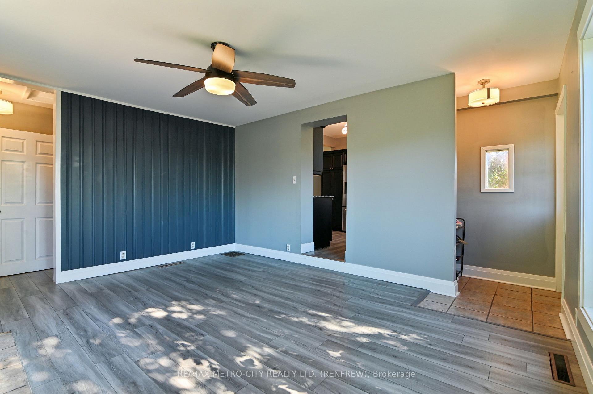 Photo 21 of 450 Barr Street, Renfrew, Renfrew — HOMEH