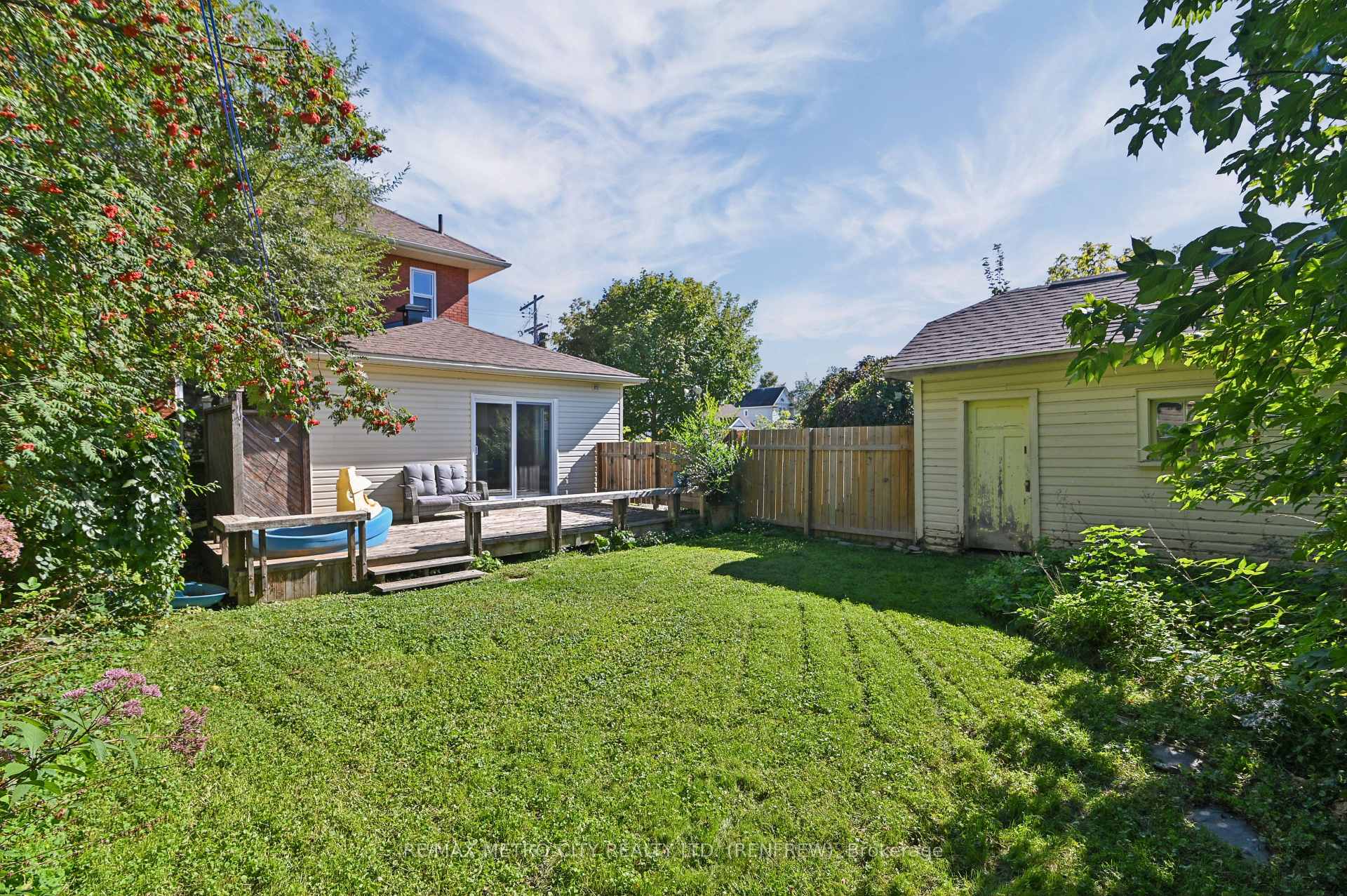 Photo 38 of 450 Barr Street, Renfrew, Renfrew — HOMEH