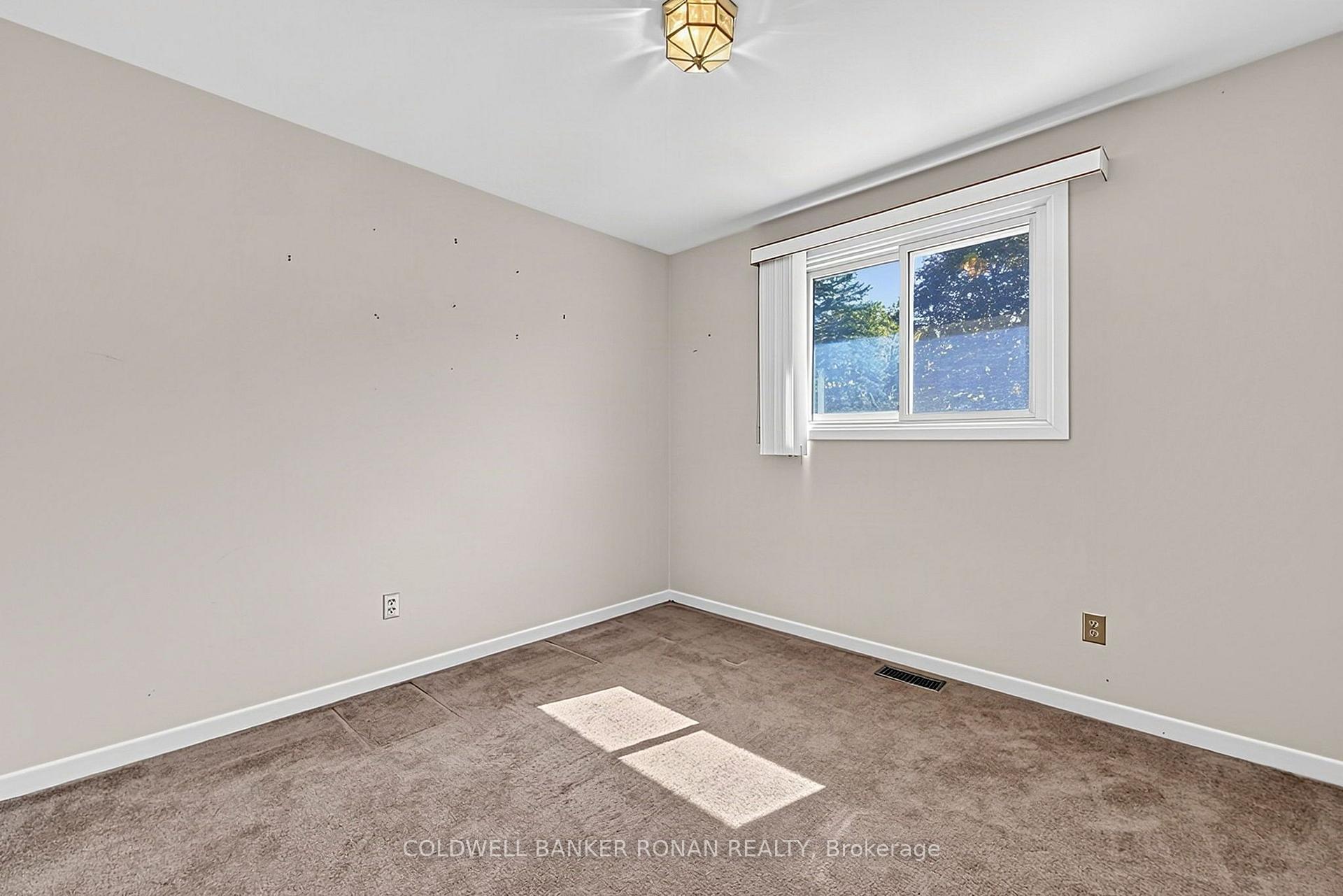 Photo 23 of 13 Grohal Drive, Adjala-Tosorontio, Everett — HOMEH