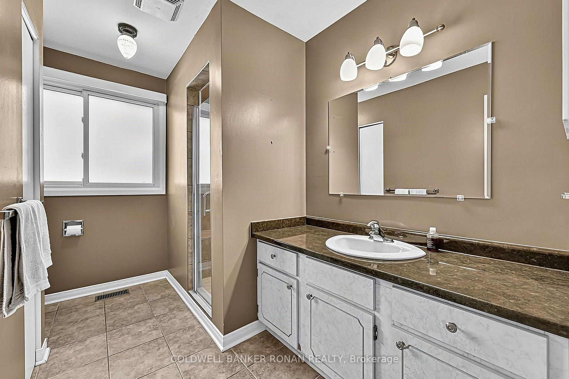 Photo 24 of 13 Grohal Drive, Adjala-Tosorontio, Everett — HOMEH