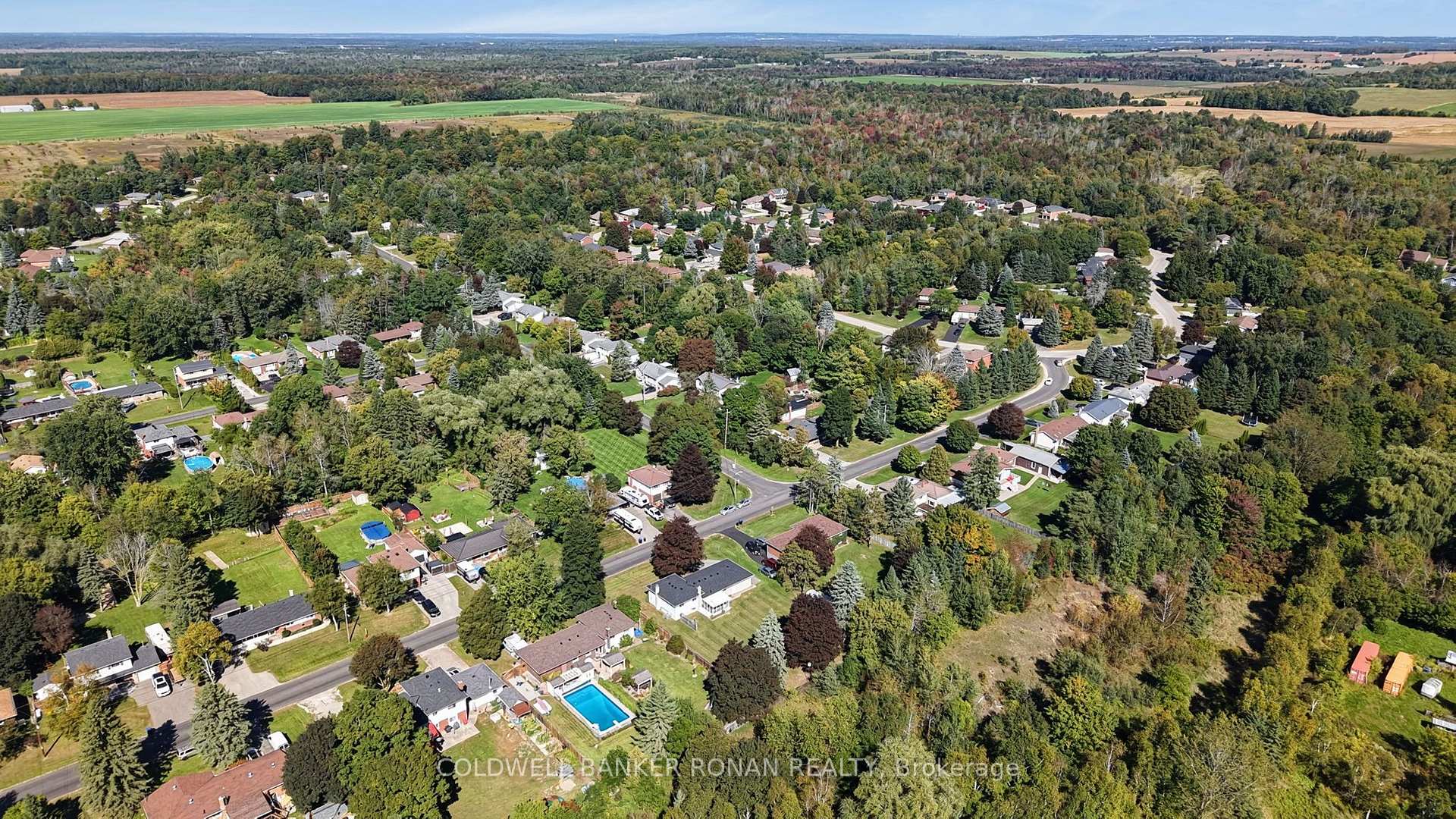 Photo 33 of 13 Grohal Drive, Adjala-Tosorontio, Everett — HOMEH