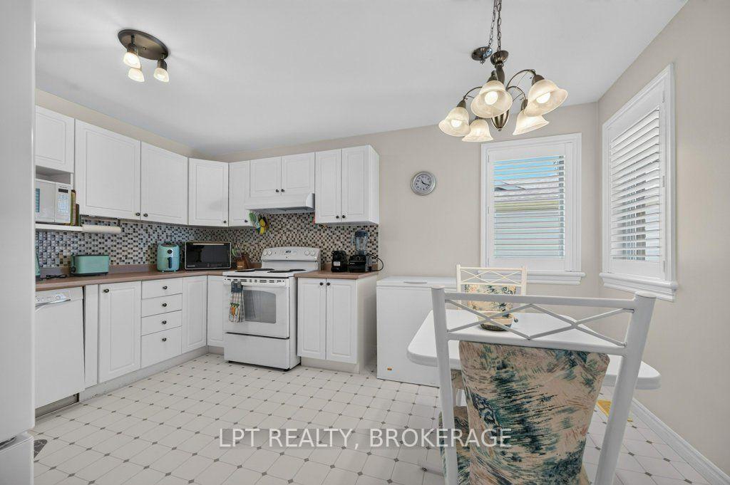 Photo 11 of 401 Waterloo Drive, Kingston, East Gardiners Rd — HOMEH