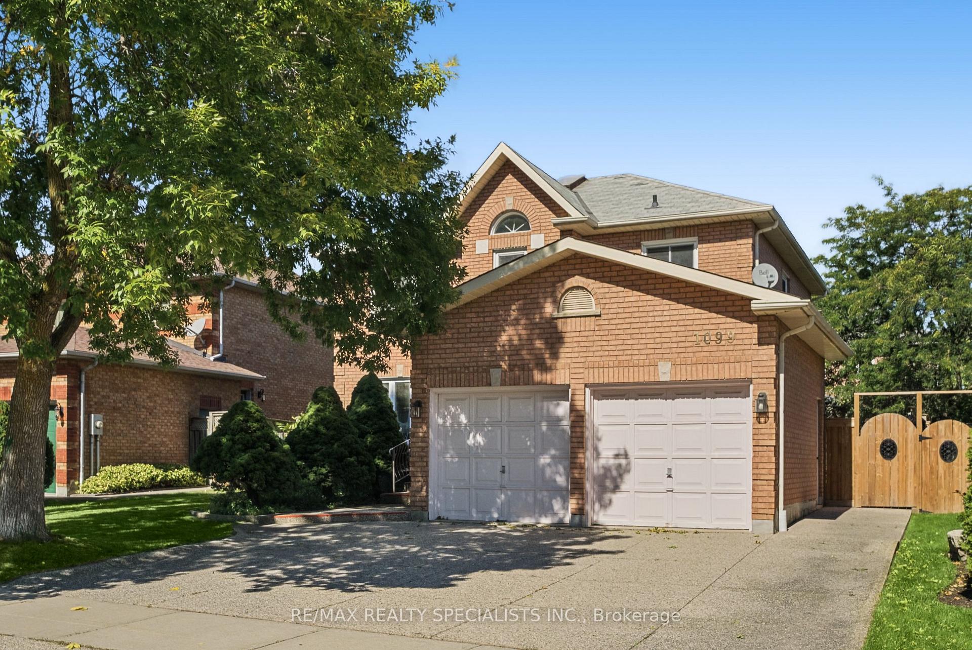 Photo 2 of 1099 Thoresby Drive, Oakville, Clearview — HOMEH