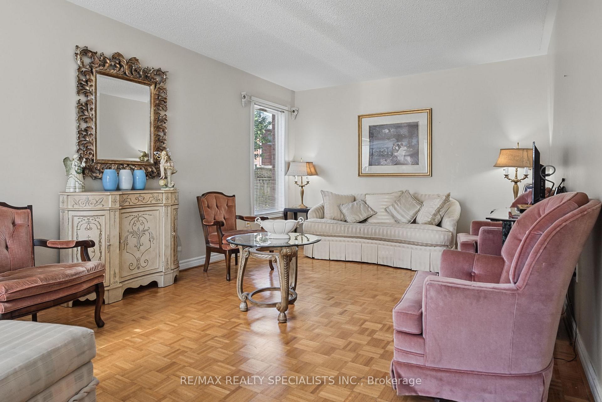 Photo 10 of 1099 Thoresby Drive, Oakville, Clearview — HOMEH