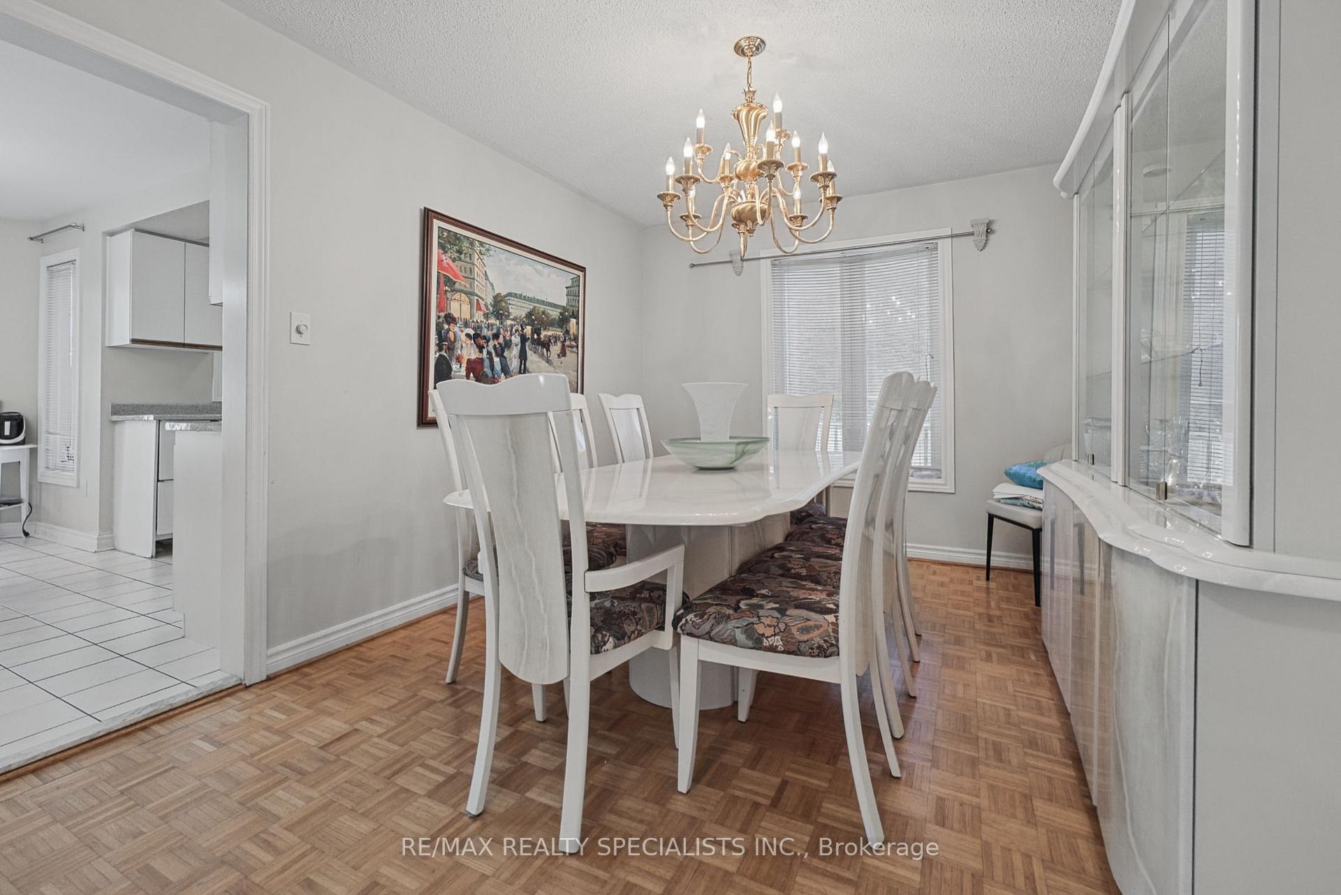 Photo 13 of 1099 Thoresby Drive, Oakville, Clearview — HOMEH