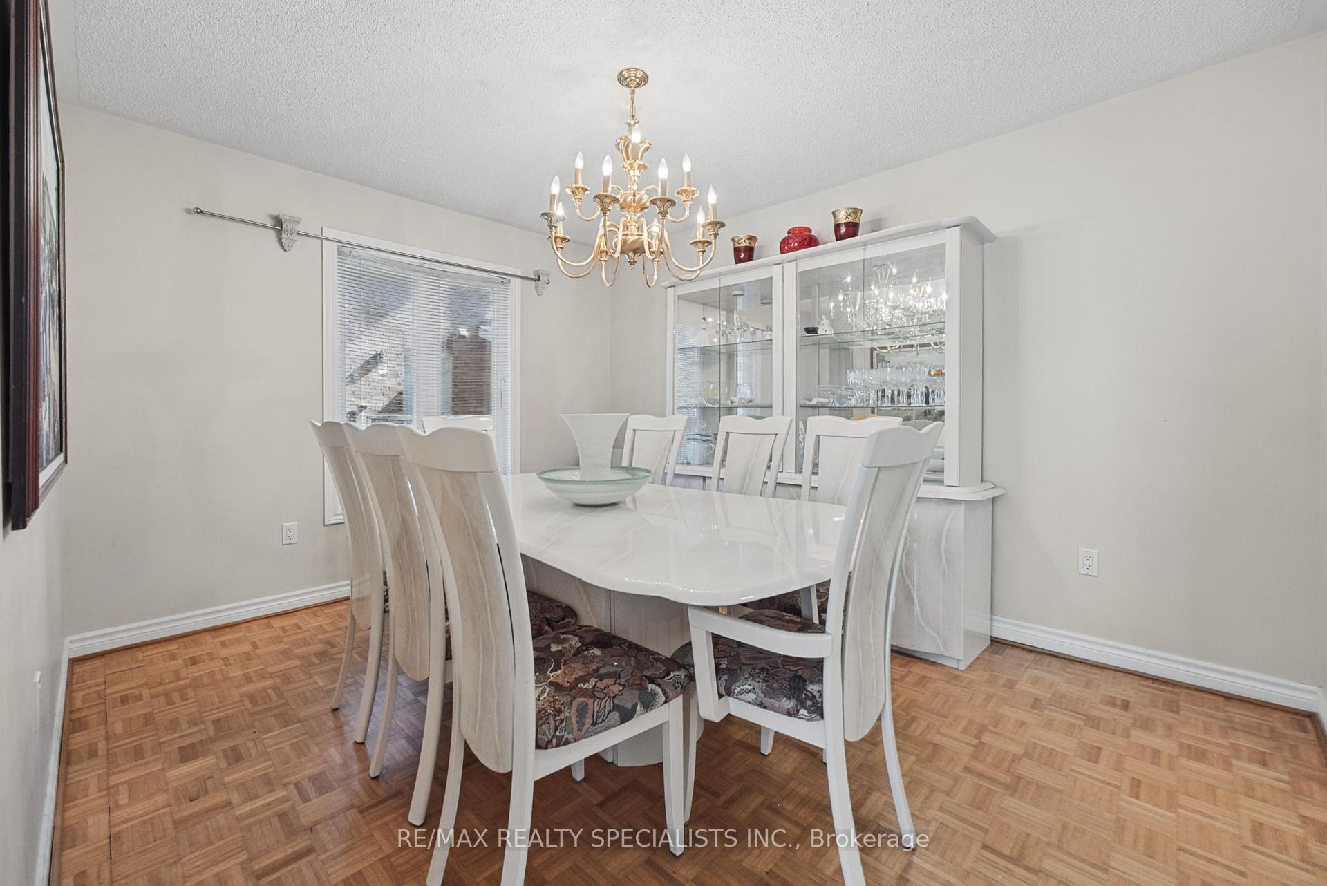 Photo 14 of 1099 Thoresby Drive, Oakville, Clearview — HOMEH