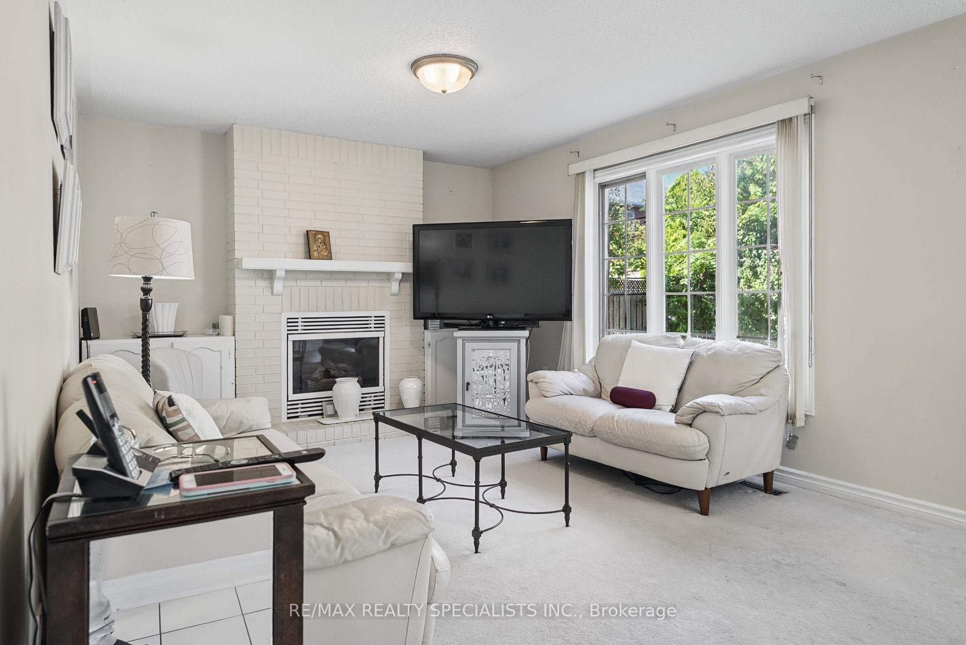 Photo 15 of 1099 Thoresby Drive, Oakville, Clearview — HOMEH