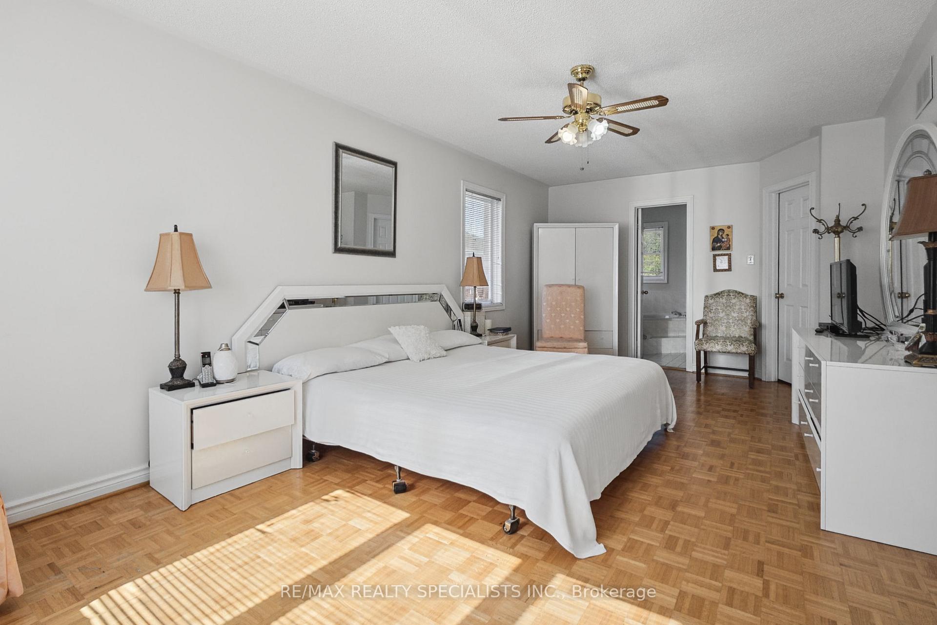 Photo 28 of 1099 Thoresby Drive, Oakville, Clearview — HOMEH