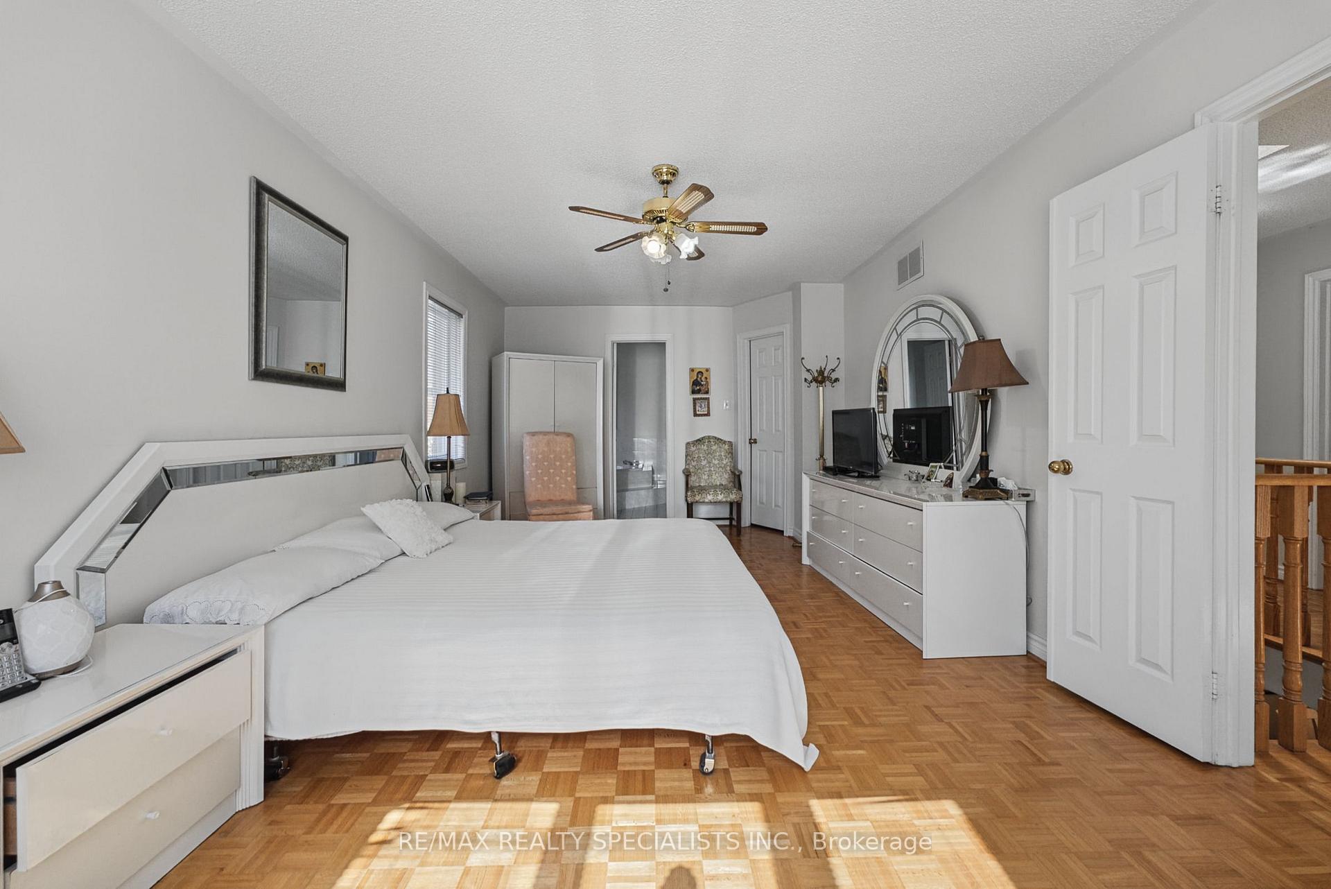 Photo 29 of 1099 Thoresby Drive, Oakville, Clearview — HOMEH