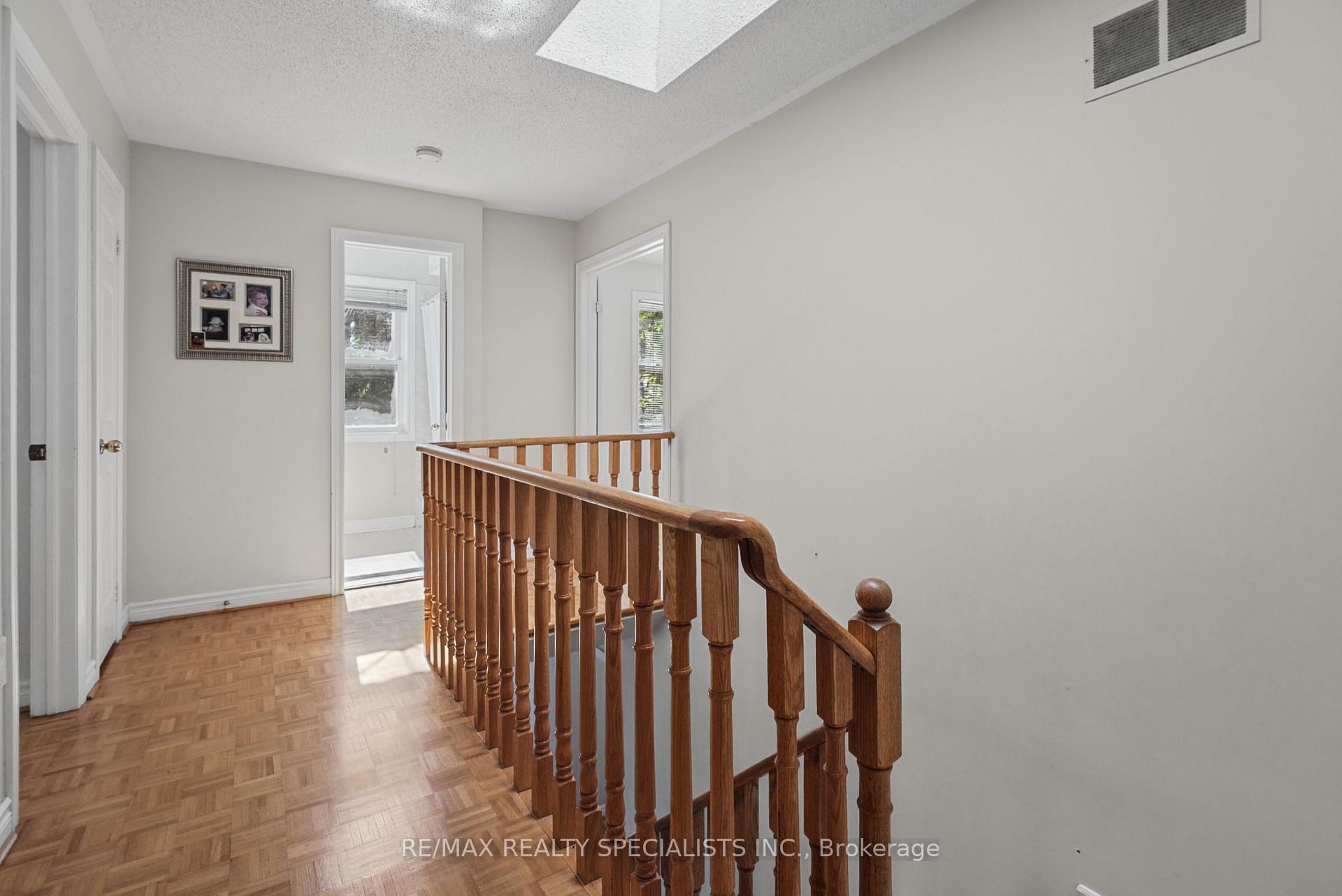 Photo 35 of 1099 Thoresby Drive, Oakville, Clearview — HOMEH