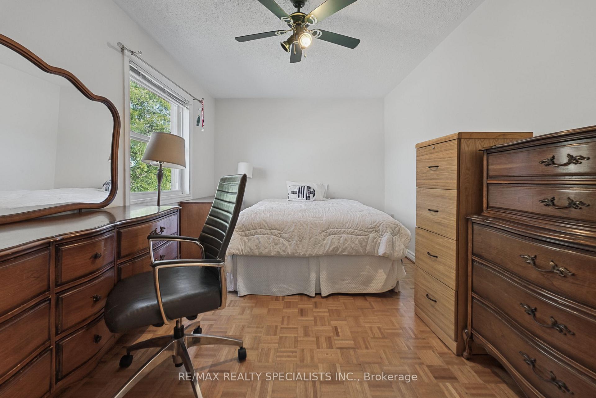 Photo 37 of 1099 Thoresby Drive, Oakville, Clearview — HOMEH