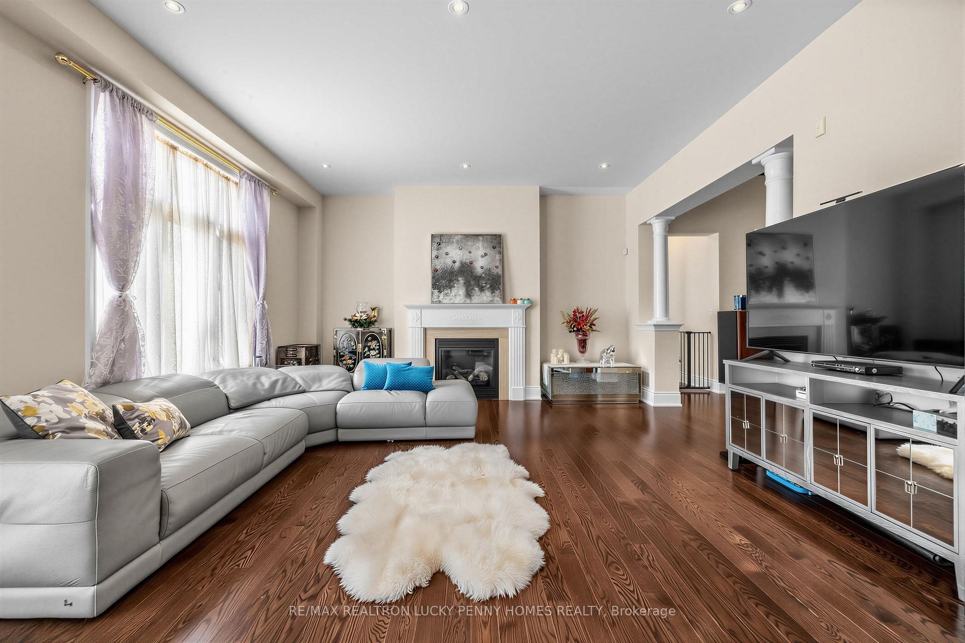 Photo 16 of 34 Glenbourne Park Drive, Markham, Devil's Elbow — HOMEH