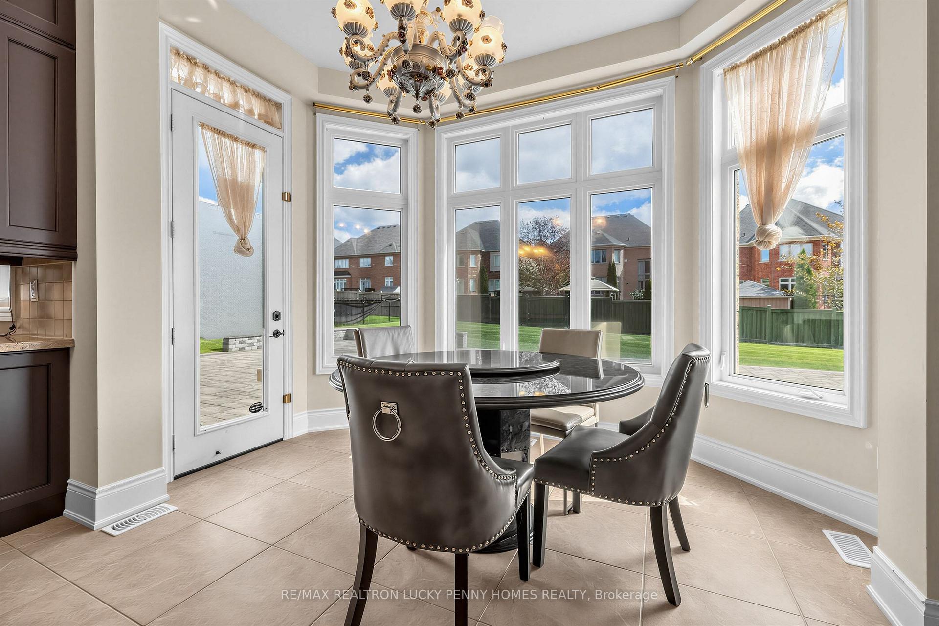 Photo 18 of 34 Glenbourne Park Drive, Markham, Devil's Elbow — HOMEH