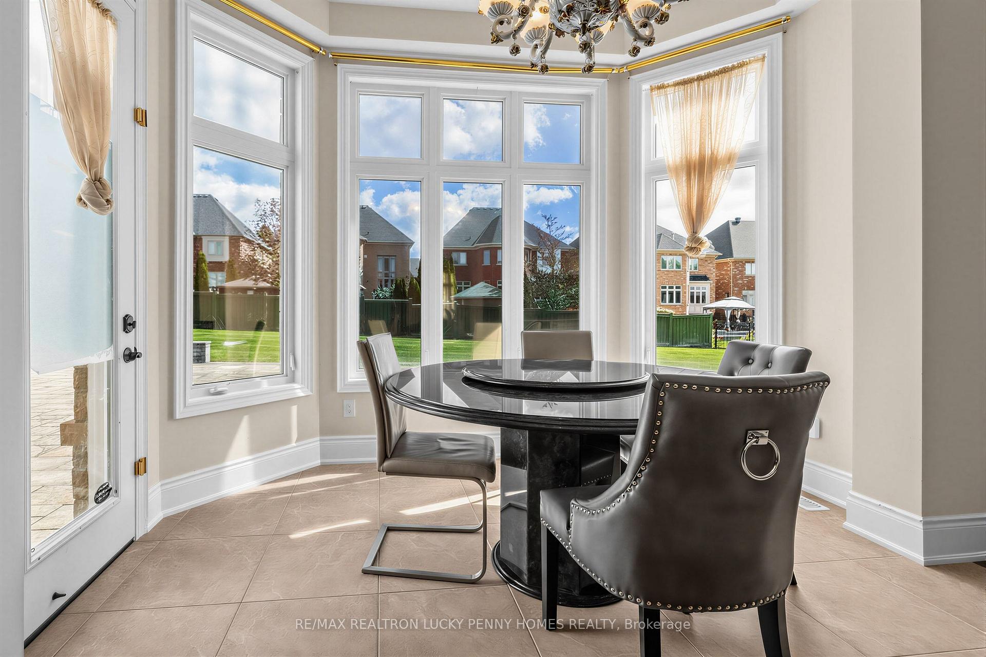 Photo 19 of 34 Glenbourne Park Drive, Markham, Devil's Elbow — HOMEH