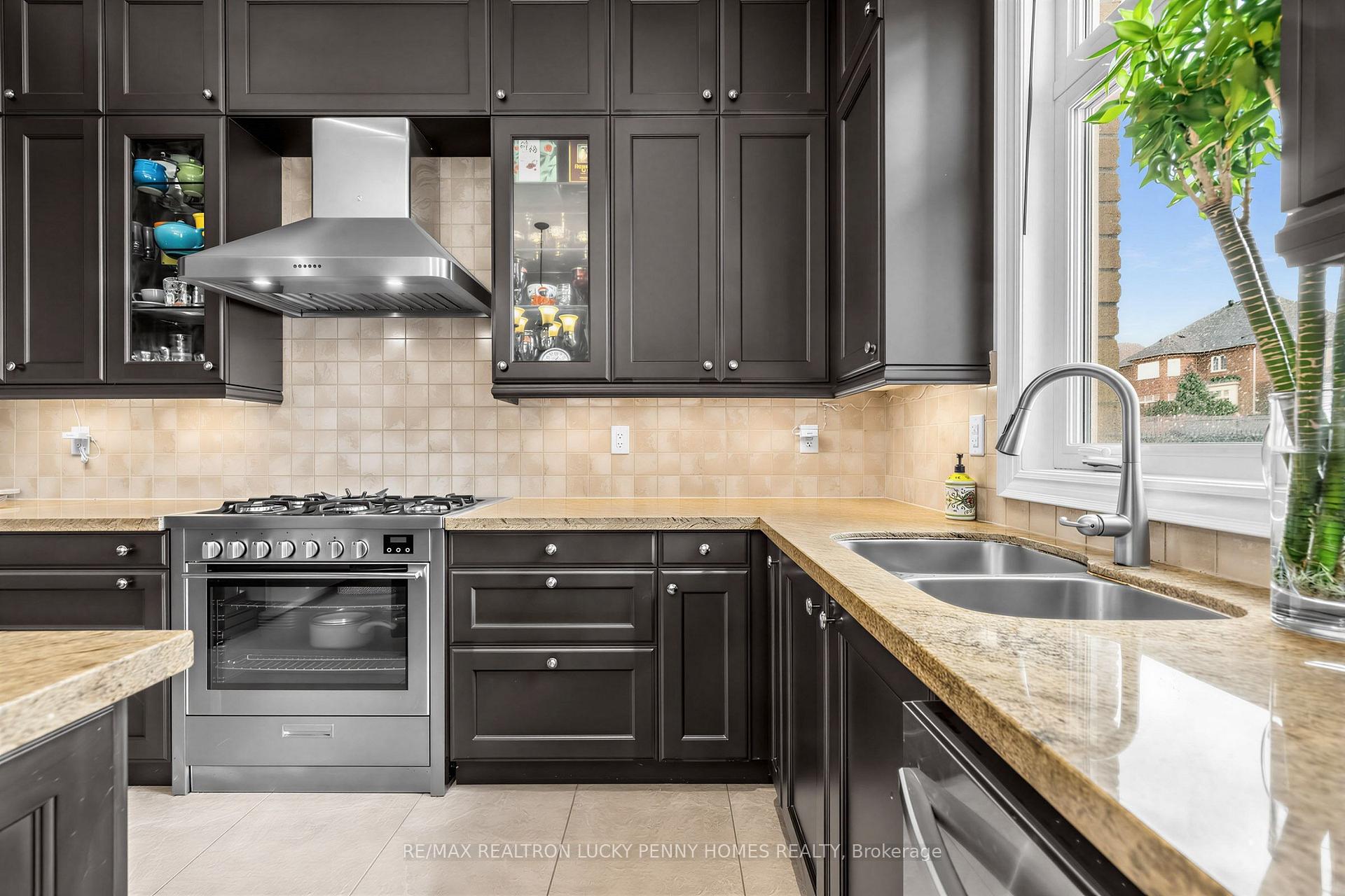 Photo 22 of 34 Glenbourne Park Drive, Markham, Devil's Elbow — HOMEH