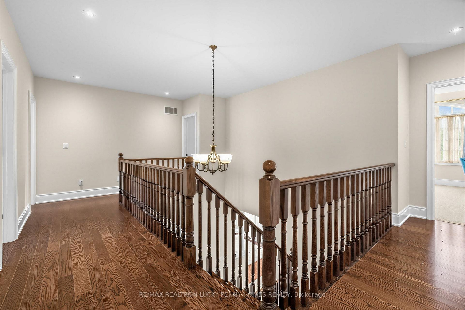 Photo 23 of 34 Glenbourne Park Drive, Markham, Devil's Elbow — HOMEH
