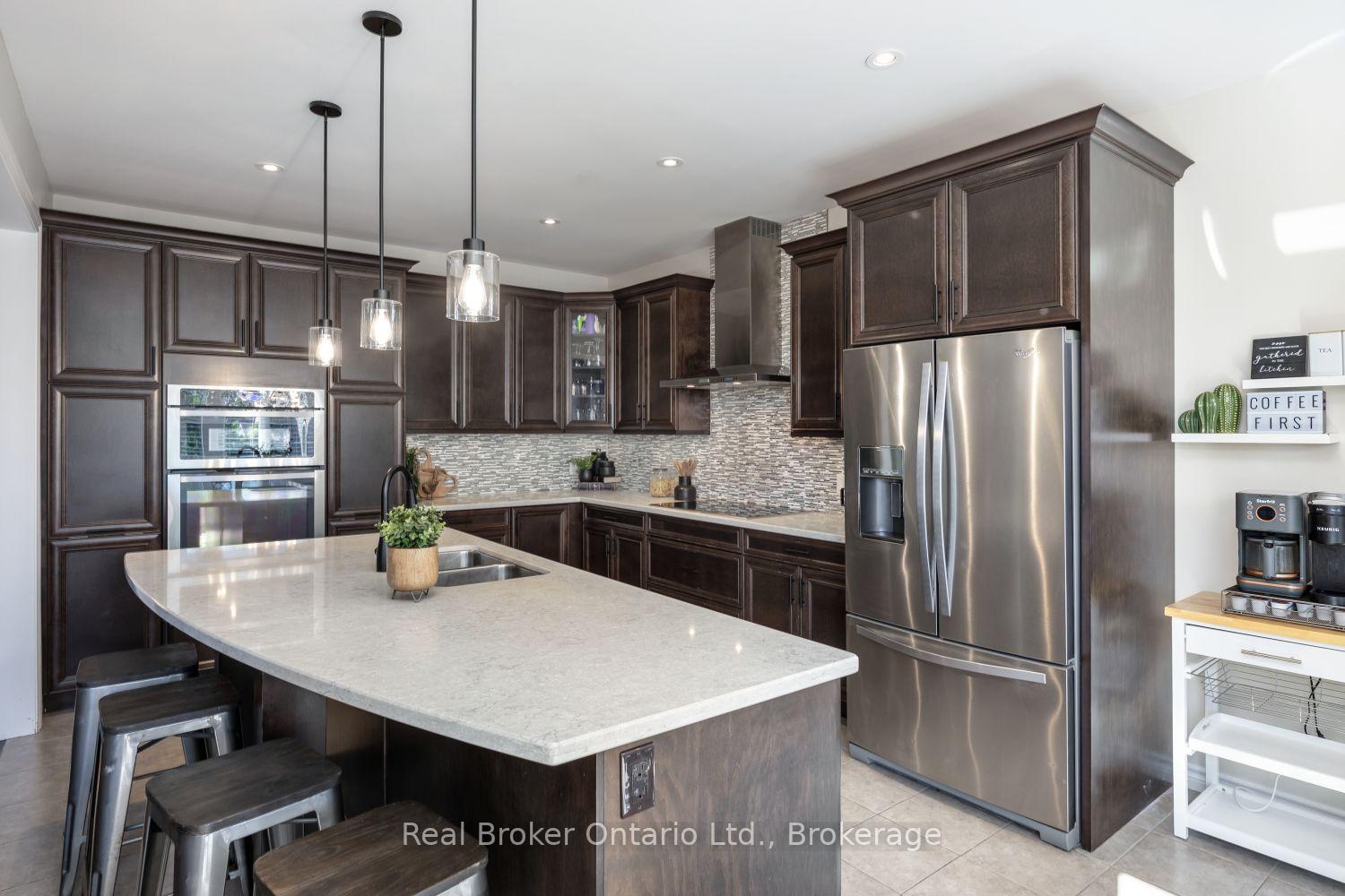 Photo 13 of 110 Sumersford Drive, Clarington, Bowmanville — HOMEH