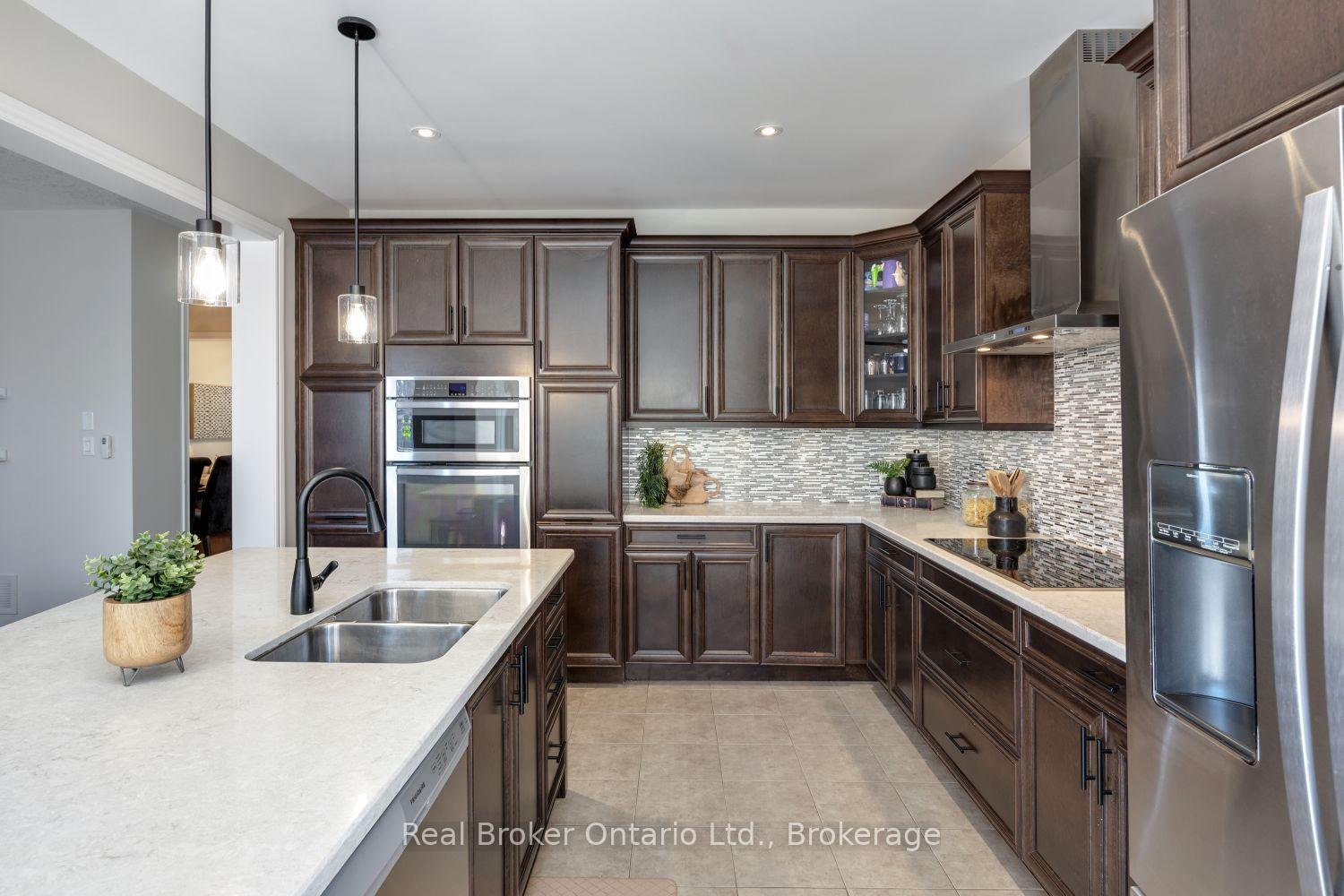 Photo 14 of 110 Sumersford Drive, Clarington, Bowmanville — HOMEH