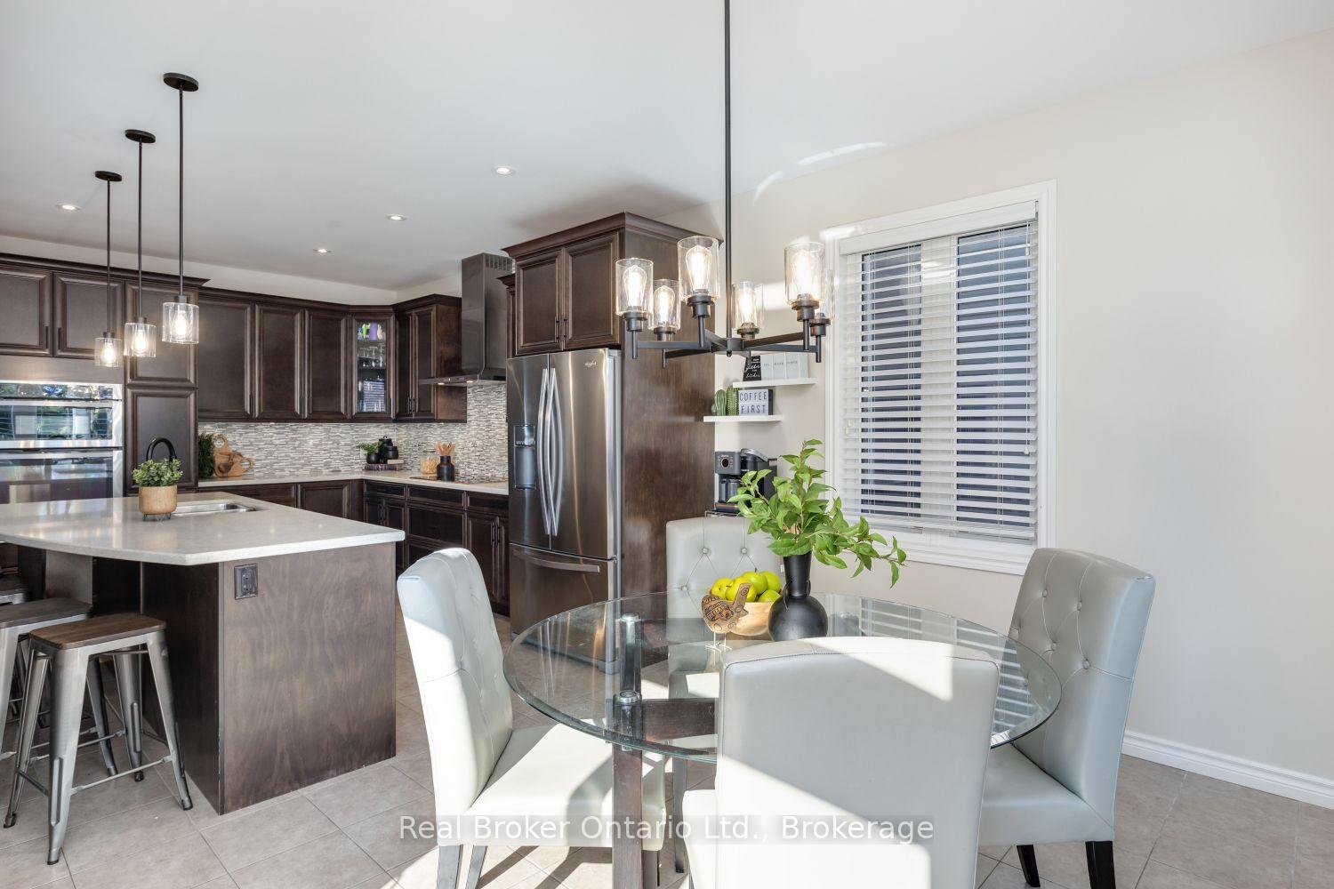 Photo 15 of 110 Sumersford Drive, Clarington, Bowmanville — HOMEH