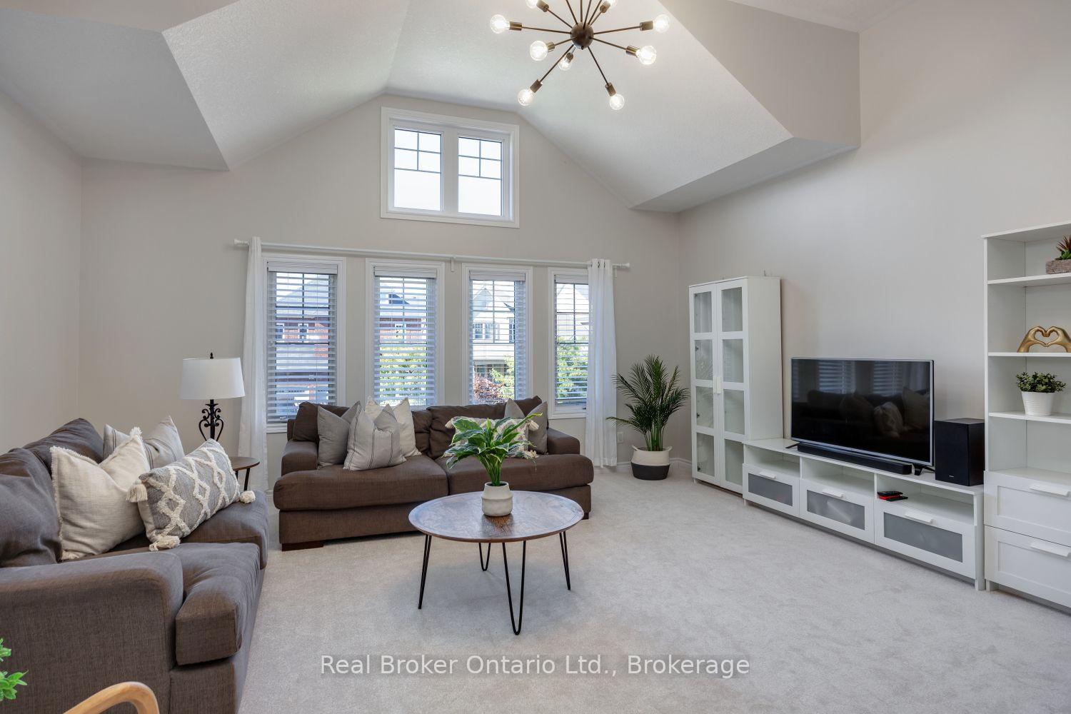 Photo 23 of 110 Sumersford Drive, Clarington, Bowmanville — HOMEH