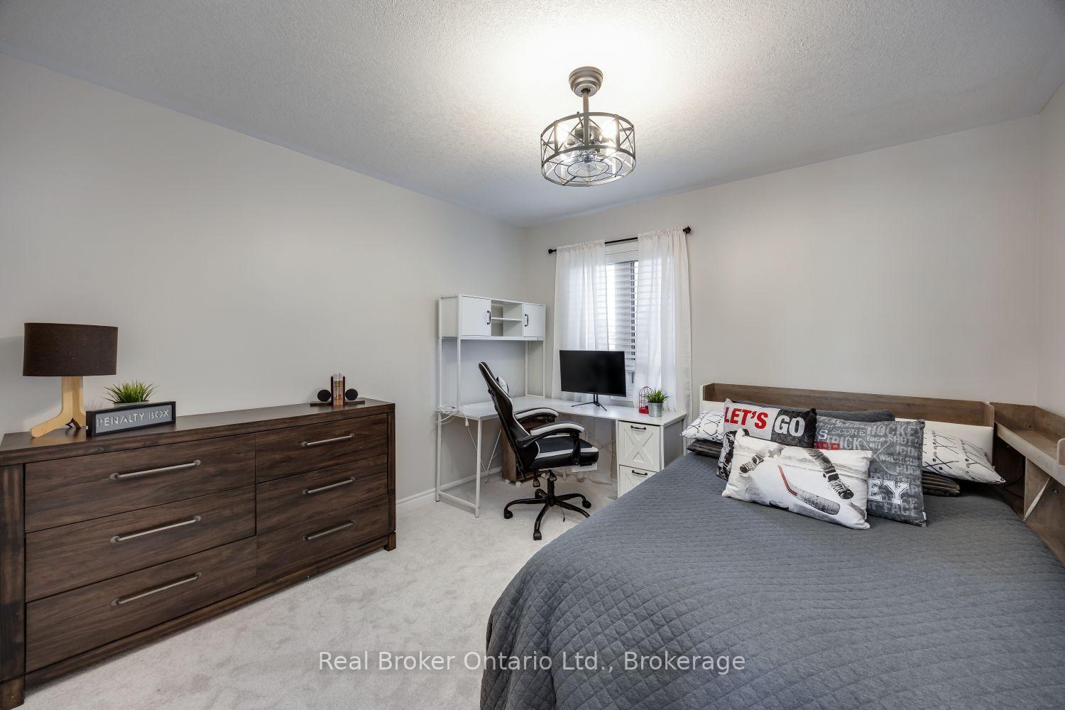 Photo 33 of 110 Sumersford Drive, Clarington, Bowmanville — HOMEH