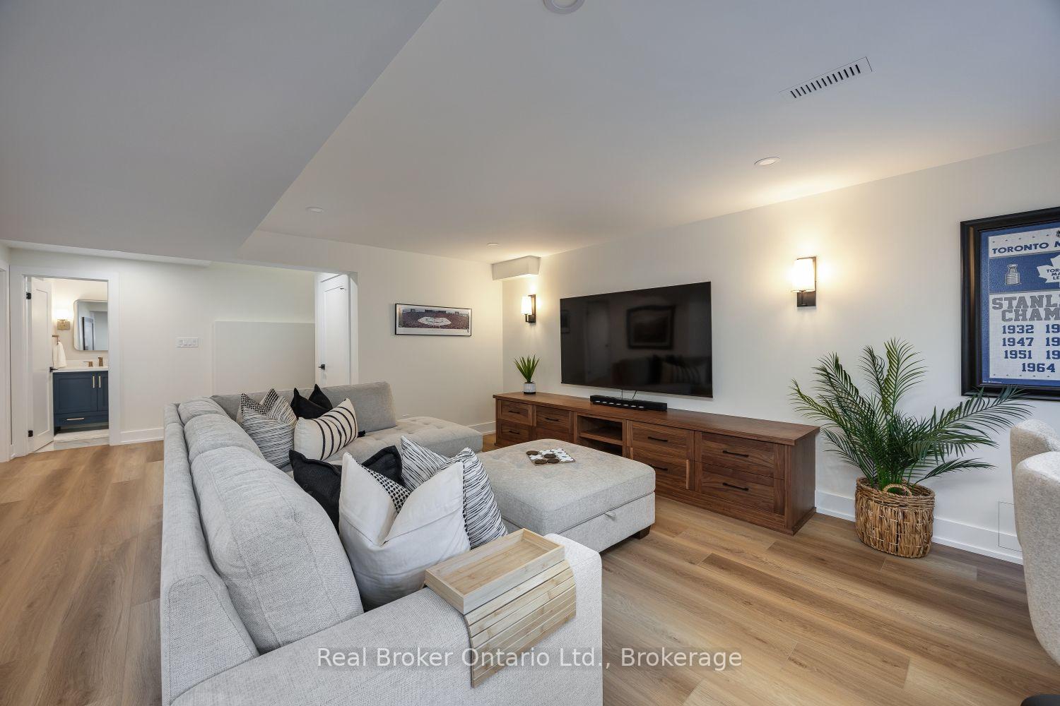 Photo 35 of 110 Sumersford Drive, Clarington, Bowmanville — HOMEH