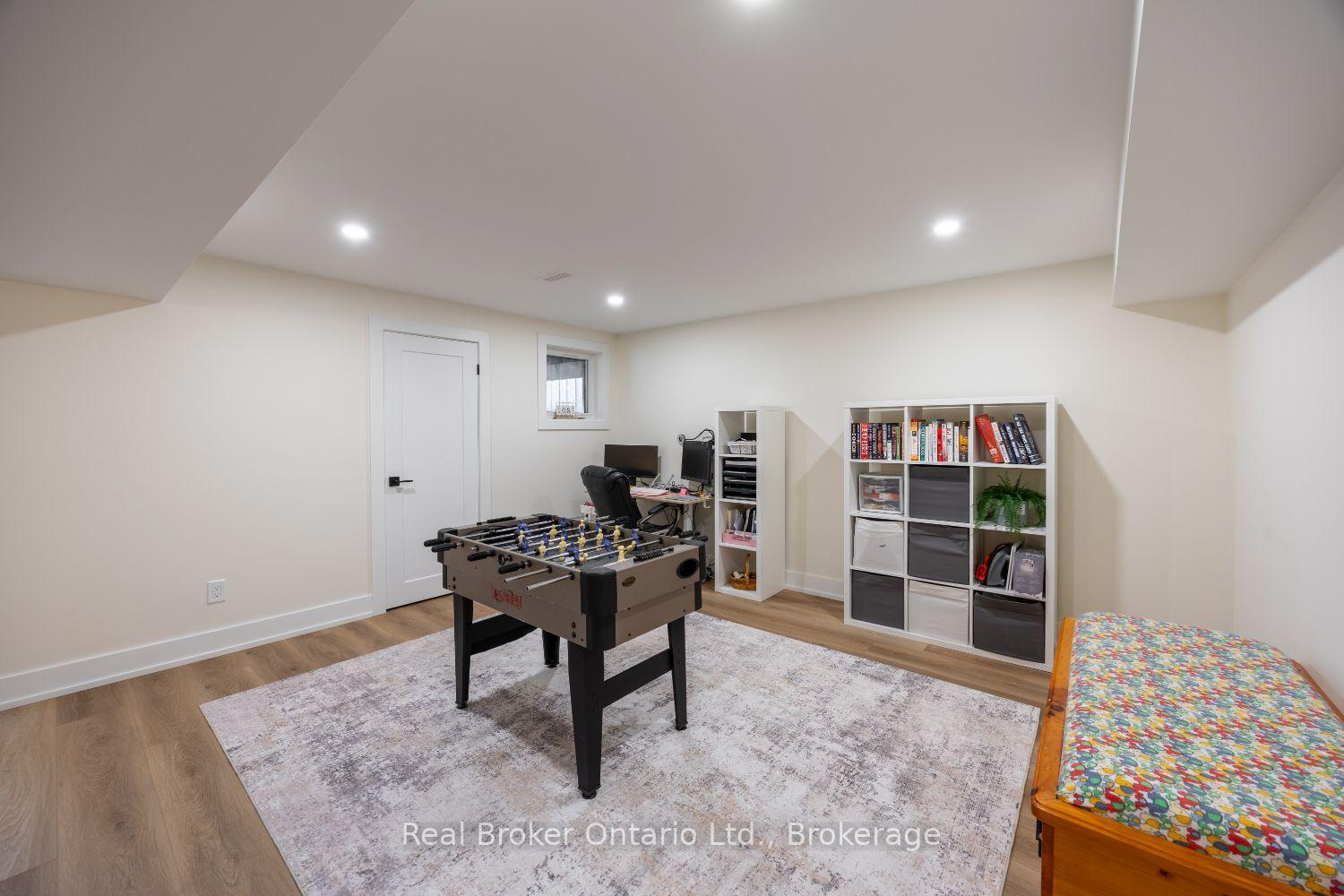 Photo 40 of 110 Sumersford Drive, Clarington, Bowmanville — HOMEH