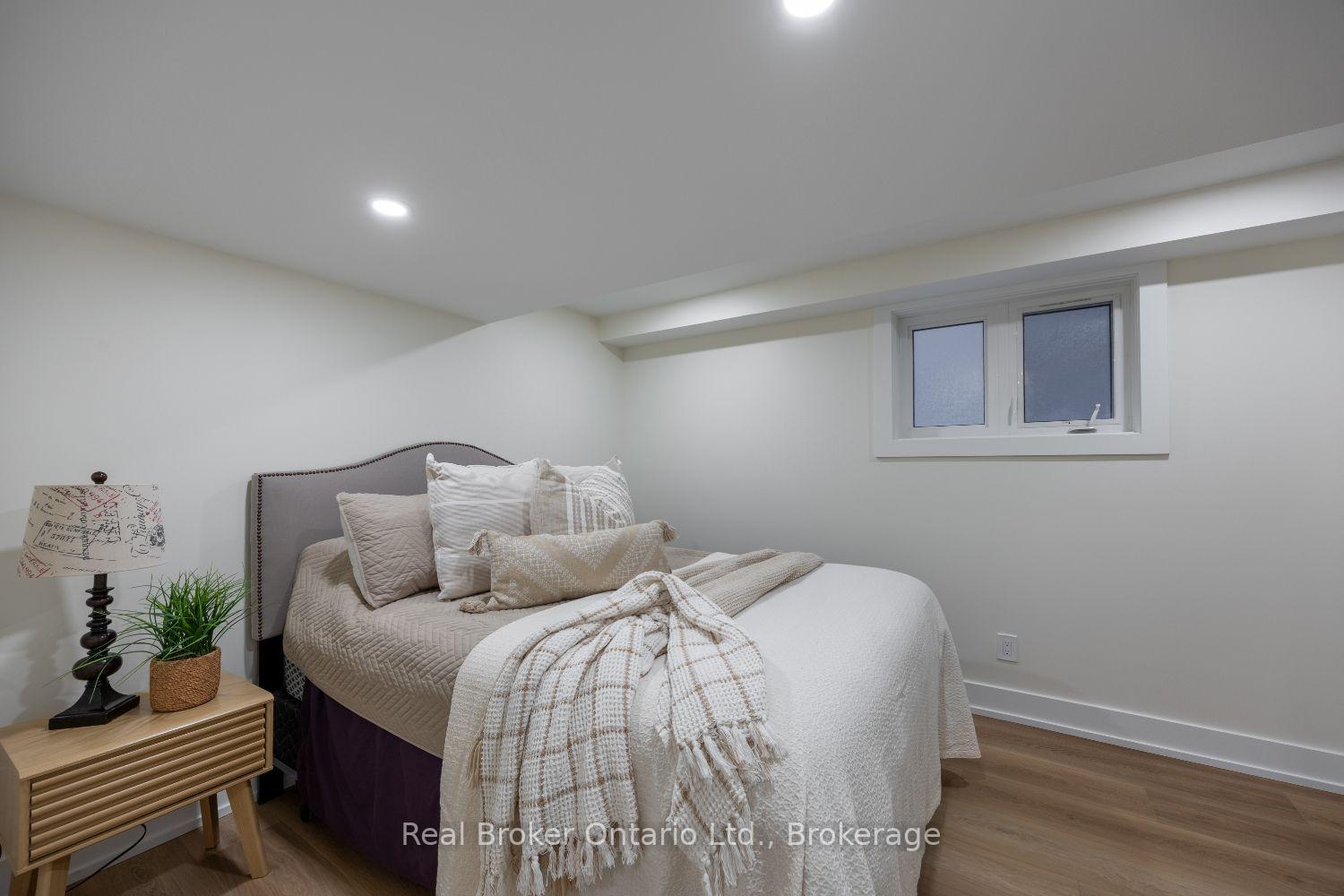 Photo 41 of 110 Sumersford Drive, Clarington, Bowmanville — HOMEH