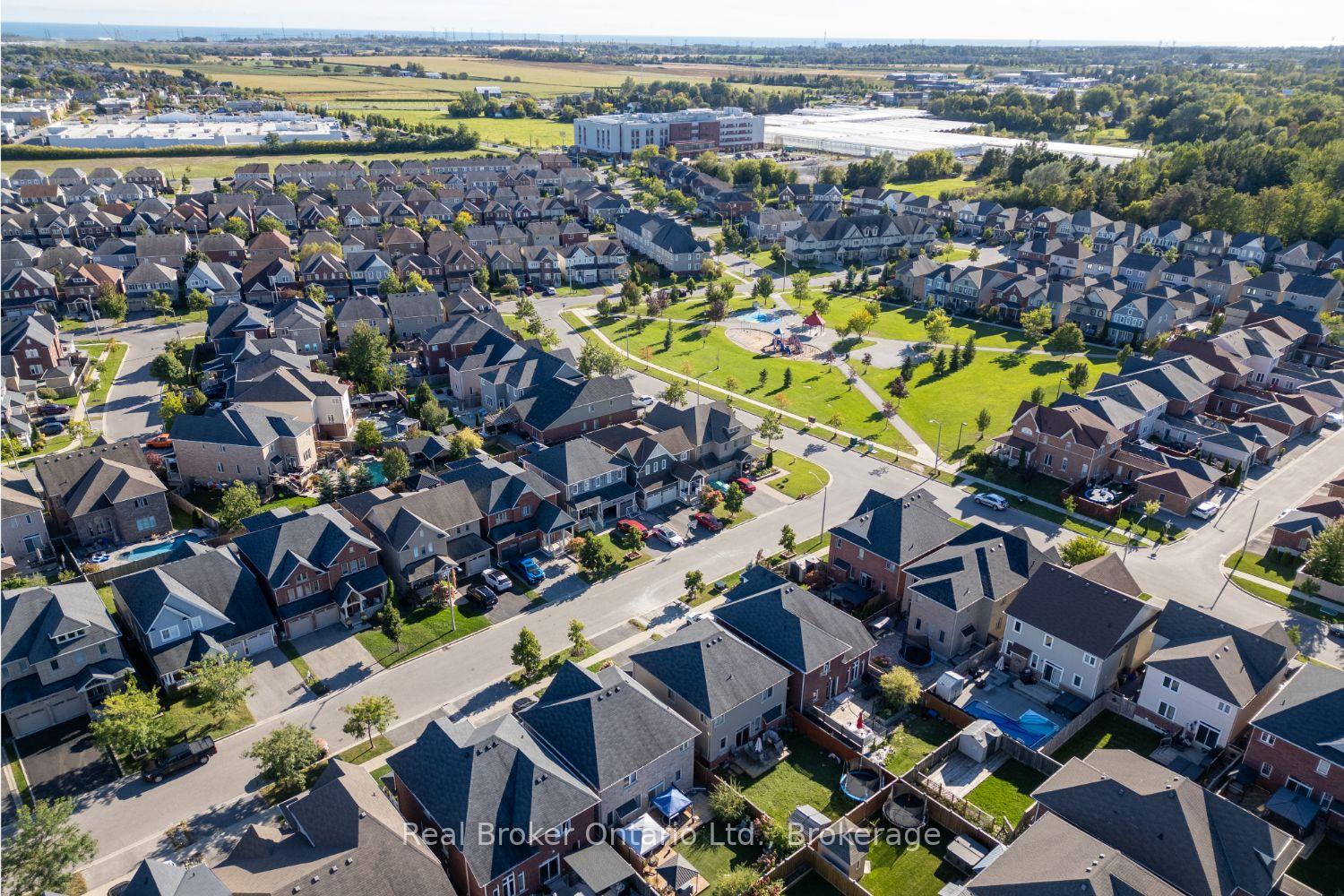Photo 48 of 110 Sumersford Drive, Clarington, Bowmanville — HOMEH