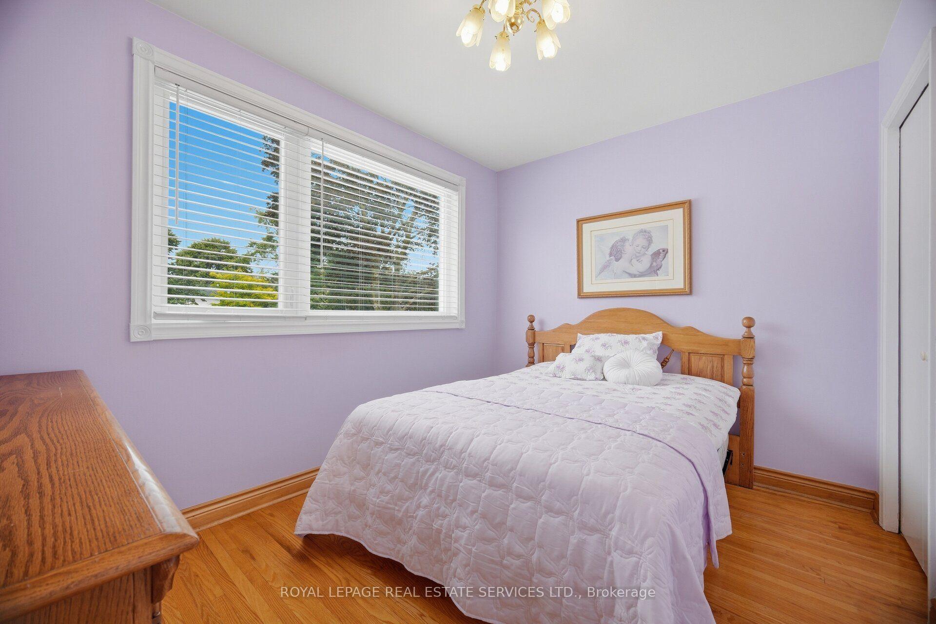 Photo 24 of 1434 Thorndyke Crescent, Mississauga, Applewood — HOMEH