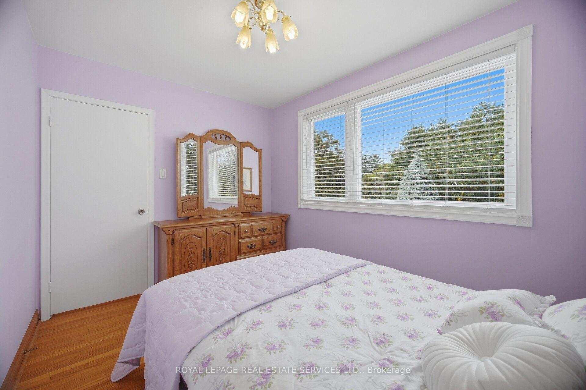 Photo 25 of 1434 Thorndyke Crescent, Mississauga, Applewood — HOMEH