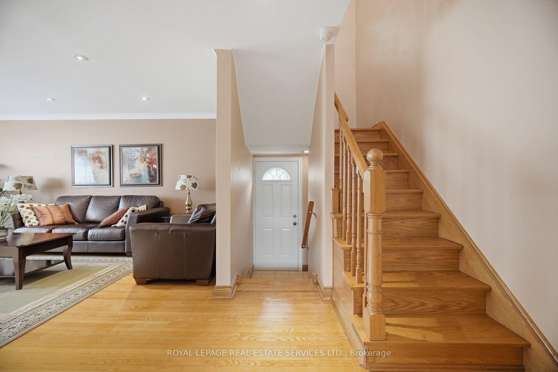 Photo 28 of 1434 Thorndyke Crescent, Mississauga, Applewood — HOMEH