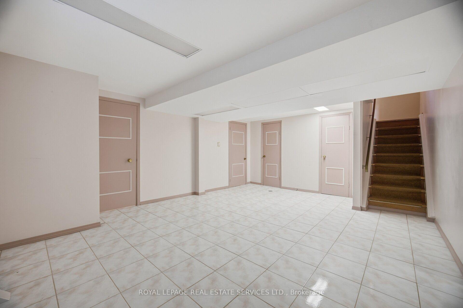 Photo 29 of 1434 Thorndyke Crescent, Mississauga, Applewood — HOMEH