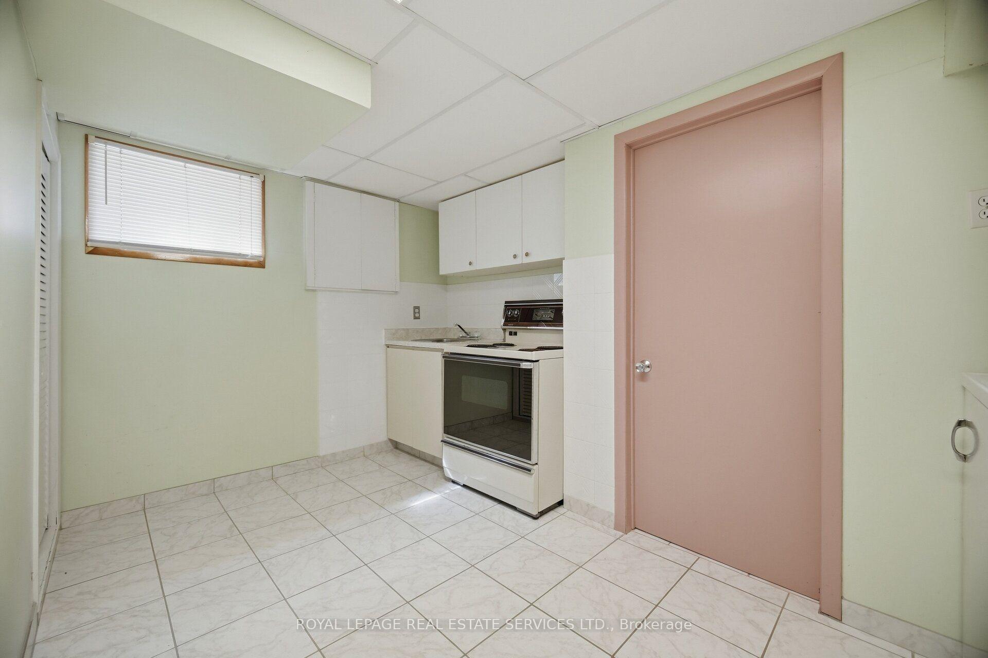 Photo 37 of 1434 Thorndyke Crescent, Mississauga, Applewood — HOMEH