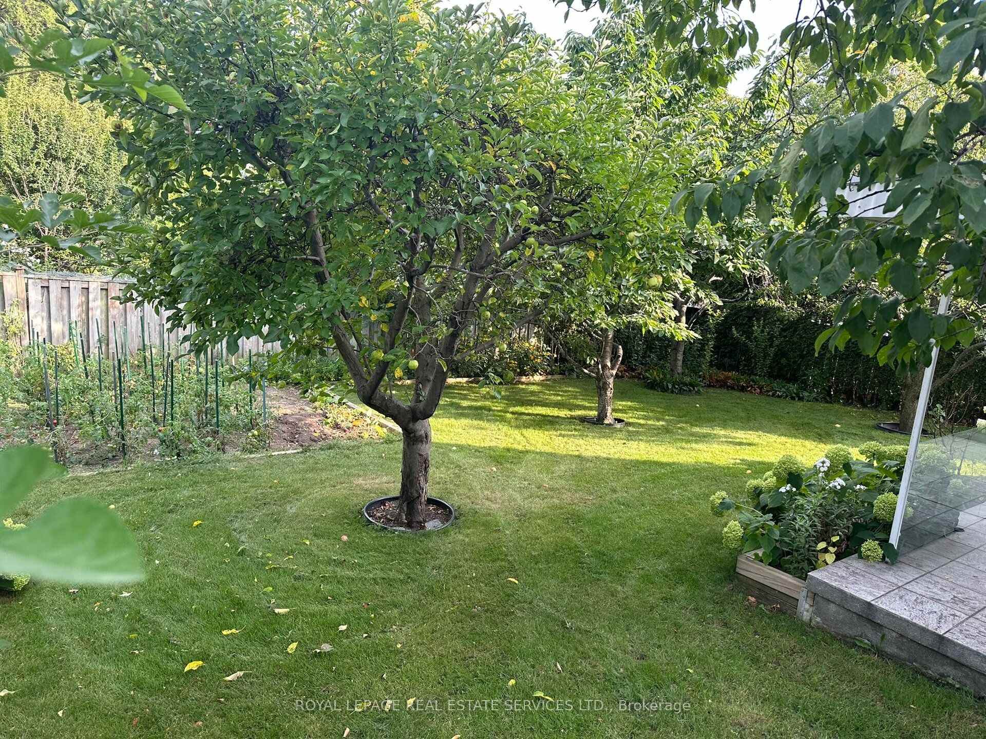Photo 47 of 1434 Thorndyke Crescent, Mississauga, Applewood — HOMEH