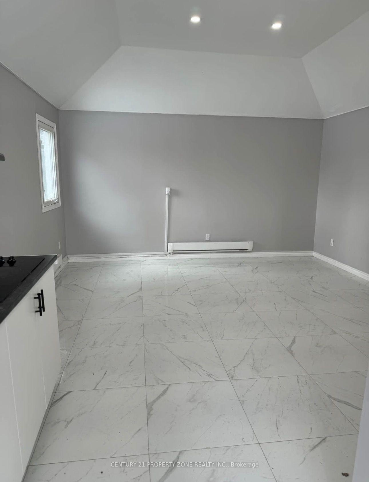 Photo 4 of 477 Melvin Avenue, Hamilton, McQuesten — HOMEH