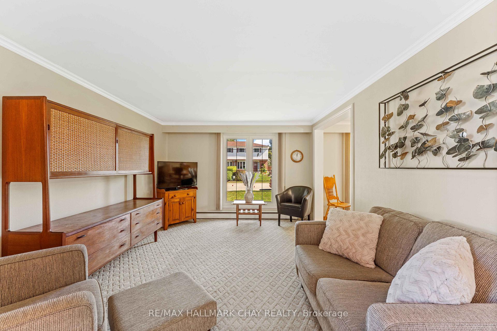 Photo 11 of 32 Park Crescent, New Tecumseth, Tottenham — HOMEH