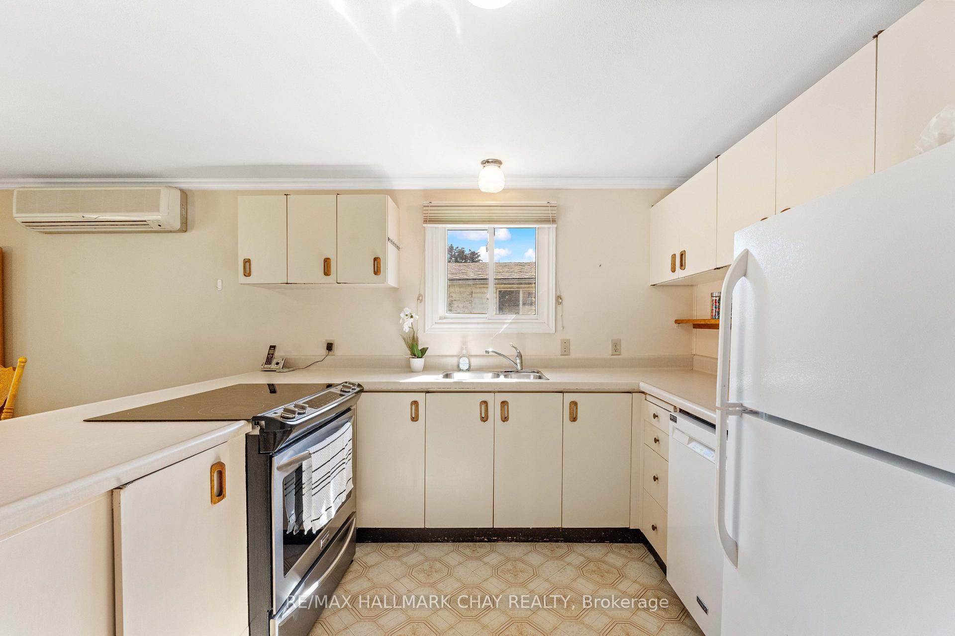 Photo 15 of 32 Park Crescent, New Tecumseth, Tottenham — HOMEH