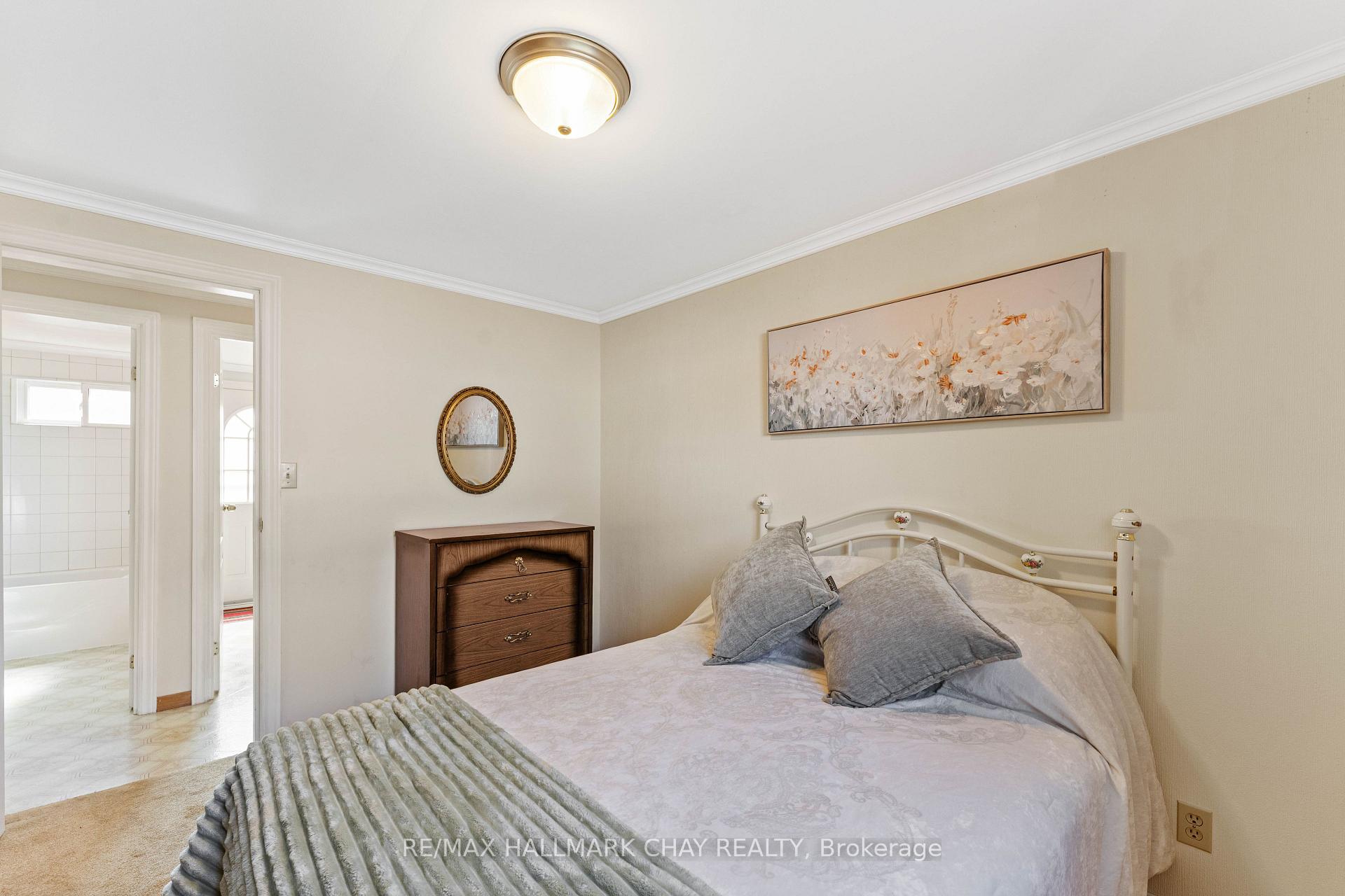 Photo 23 of 32 Park Crescent, New Tecumseth, Tottenham — HOMEH