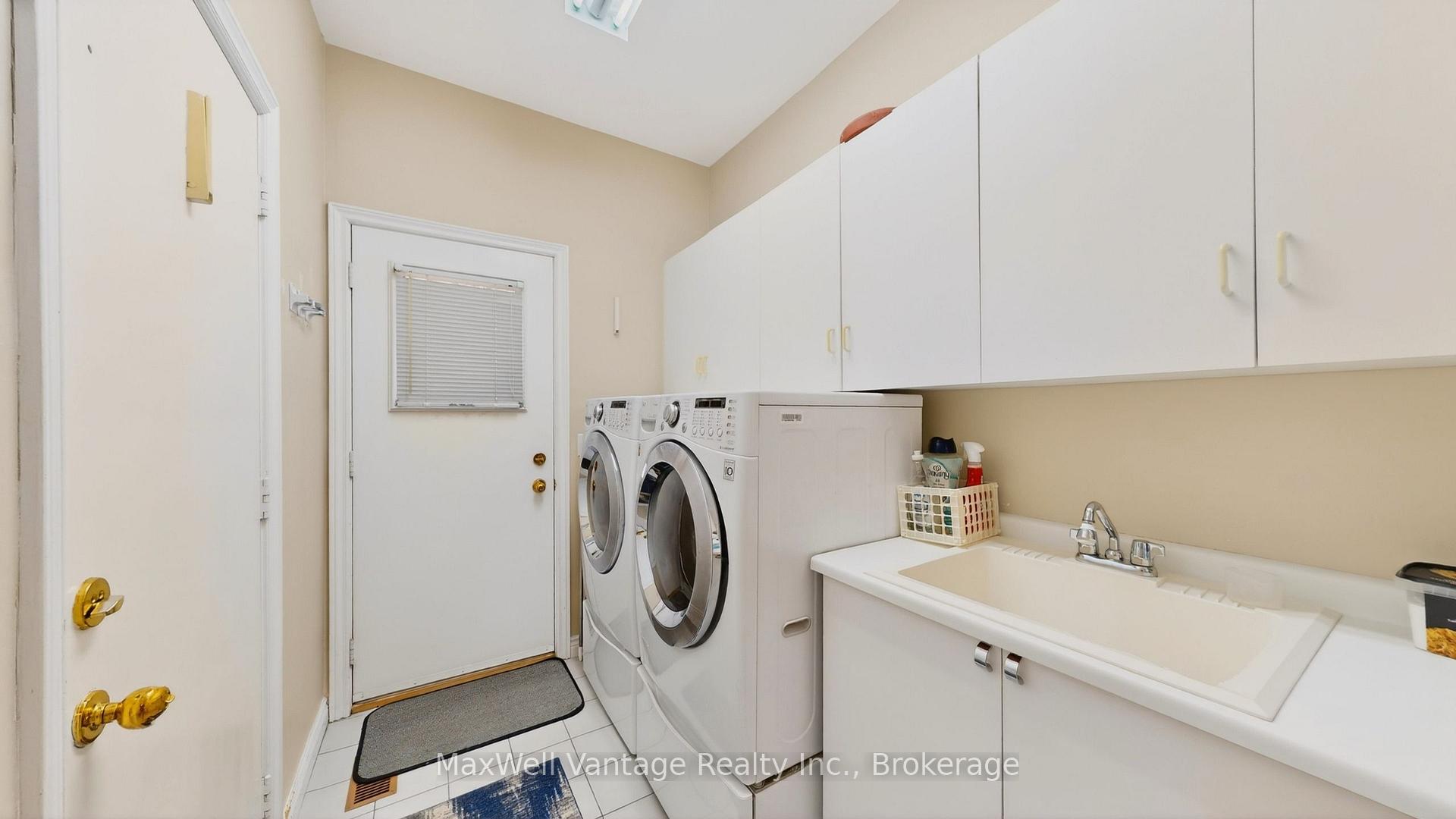 Photo 15 of 69 Gustav Crescent, North York, Newtonbrook East — HOMEH
