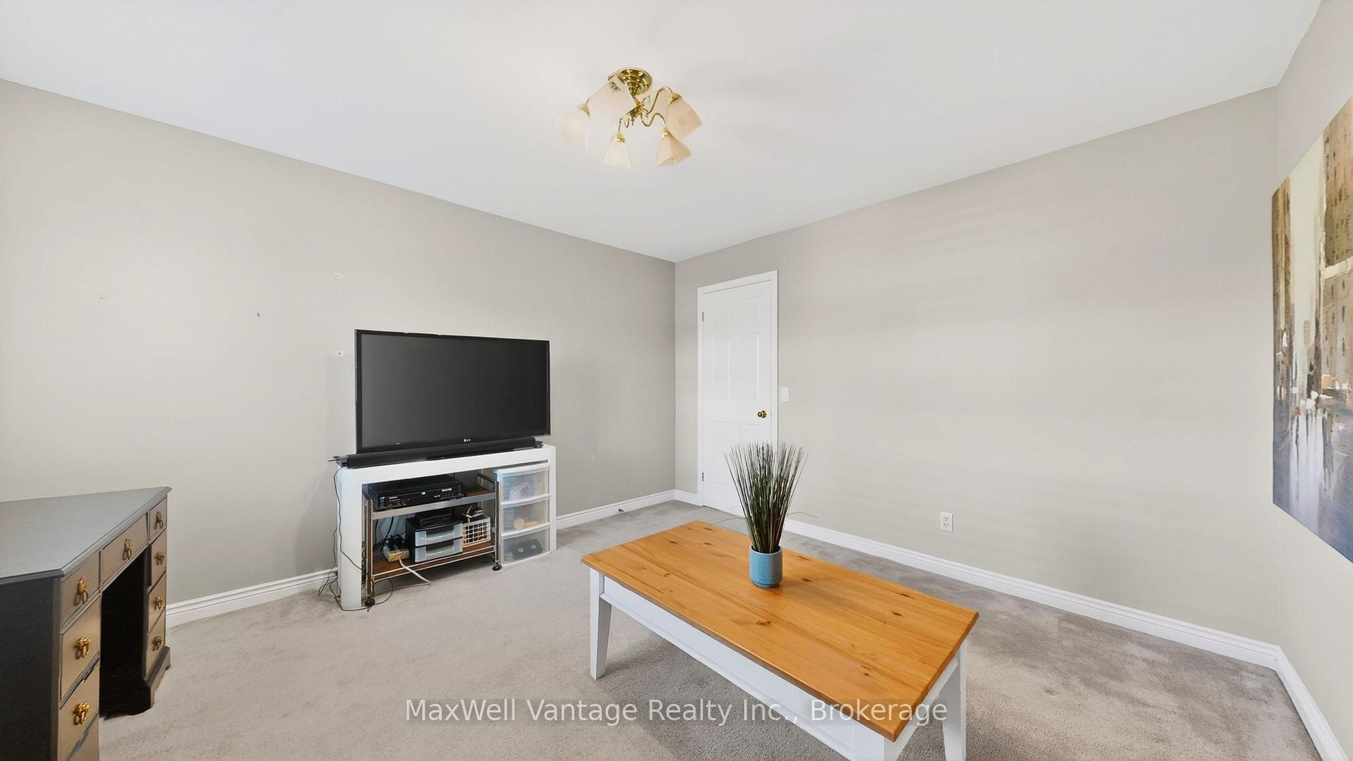 Photo 17 of 69 Gustav Crescent, North York, Newtonbrook East — HOMEH