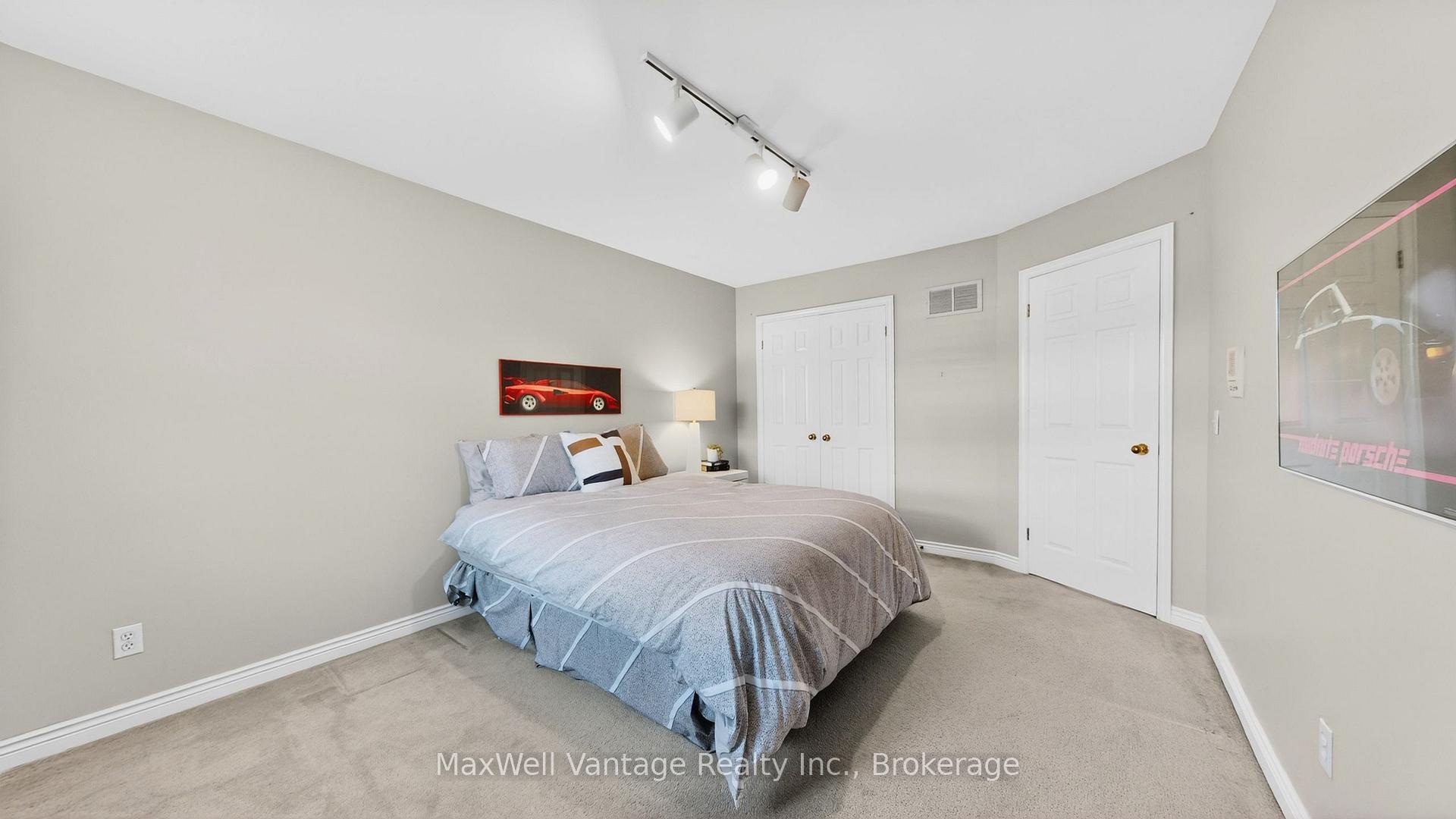 Photo 22 of 69 Gustav Crescent, North York, Newtonbrook East — HOMEH
