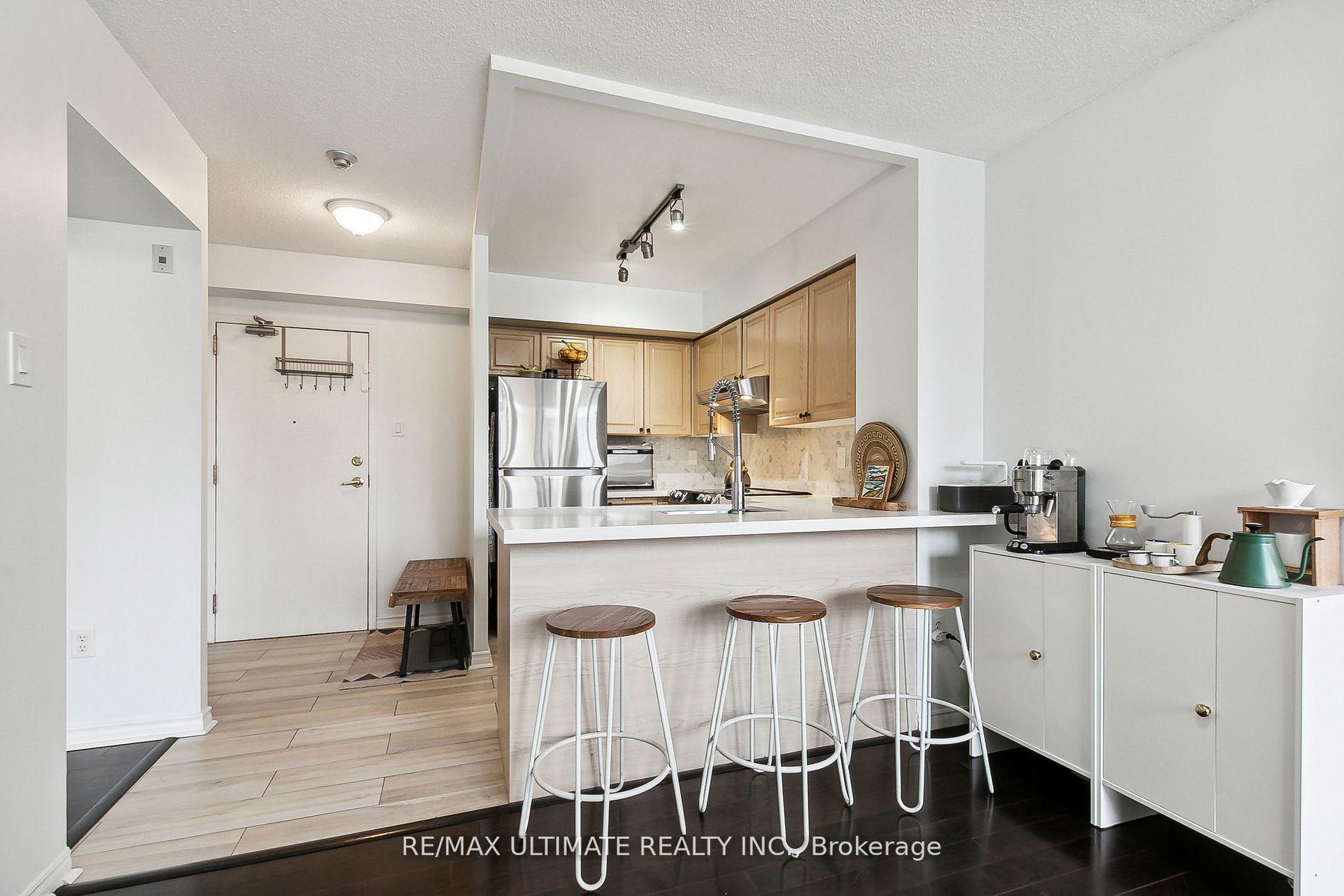 Photo 4 of Unit Ph14, 300 Balliol Street, Toronto, Mount Pleasant West — HOMEH