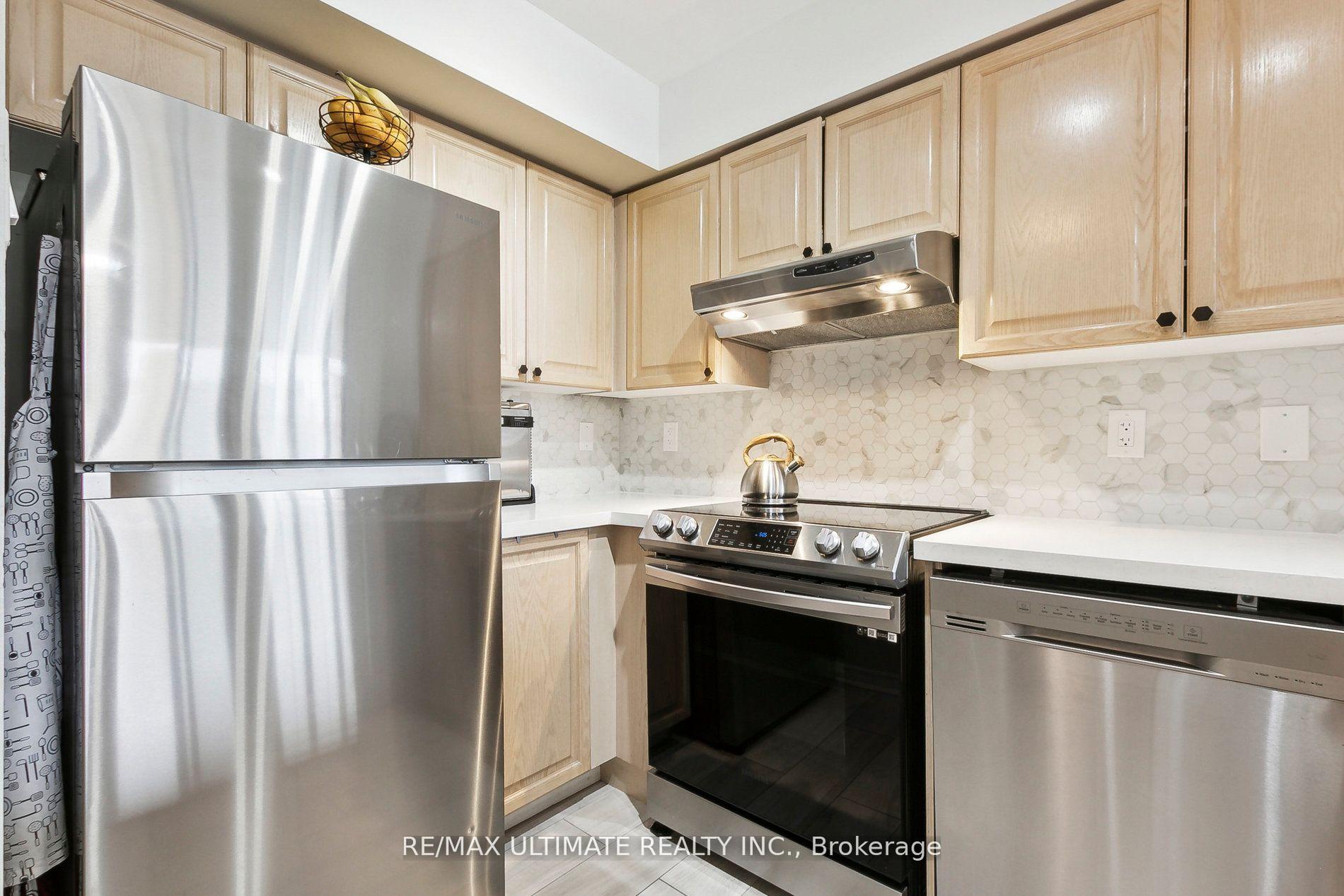 Photo 6 of Unit Ph14, 300 Balliol Street, Toronto, Mount Pleasant West — HOMEH
